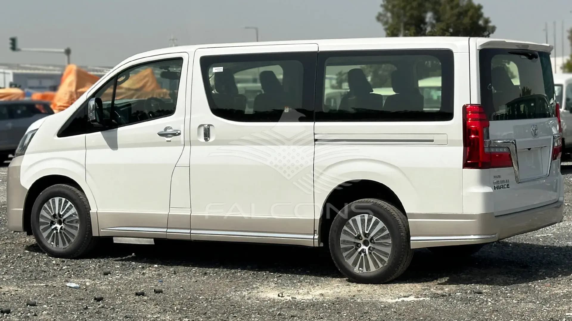 3.5L V6 6-STR LEATHER AT - Image 5