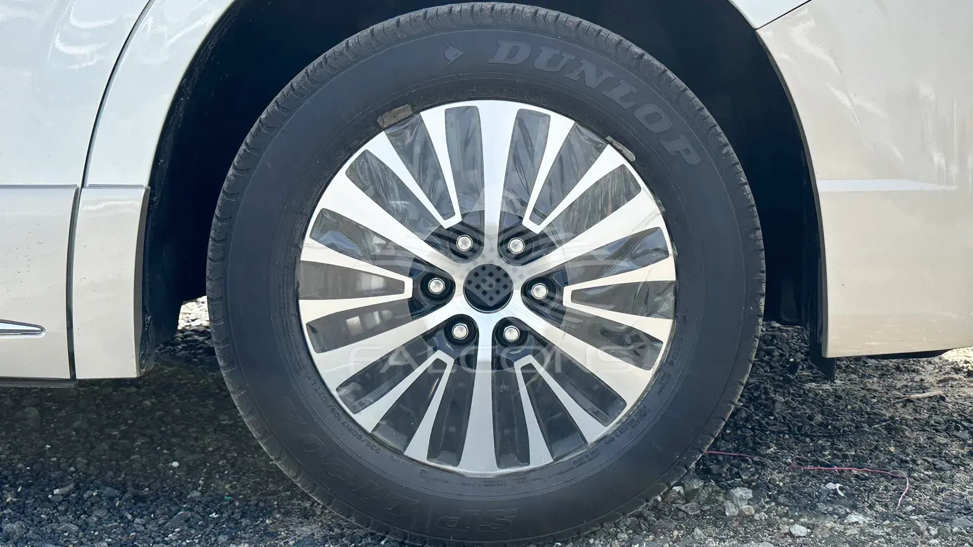 3.5L V6 6-STR LEATHER AT - Image 10