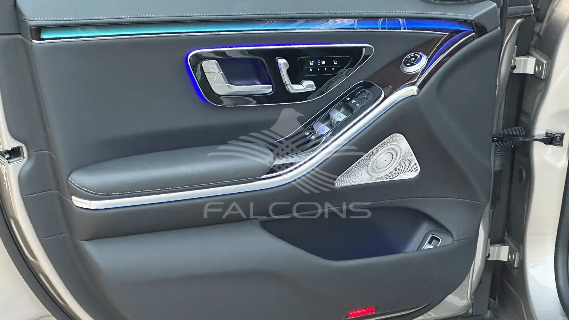 3.0L 4-MATIC AT - Image 14