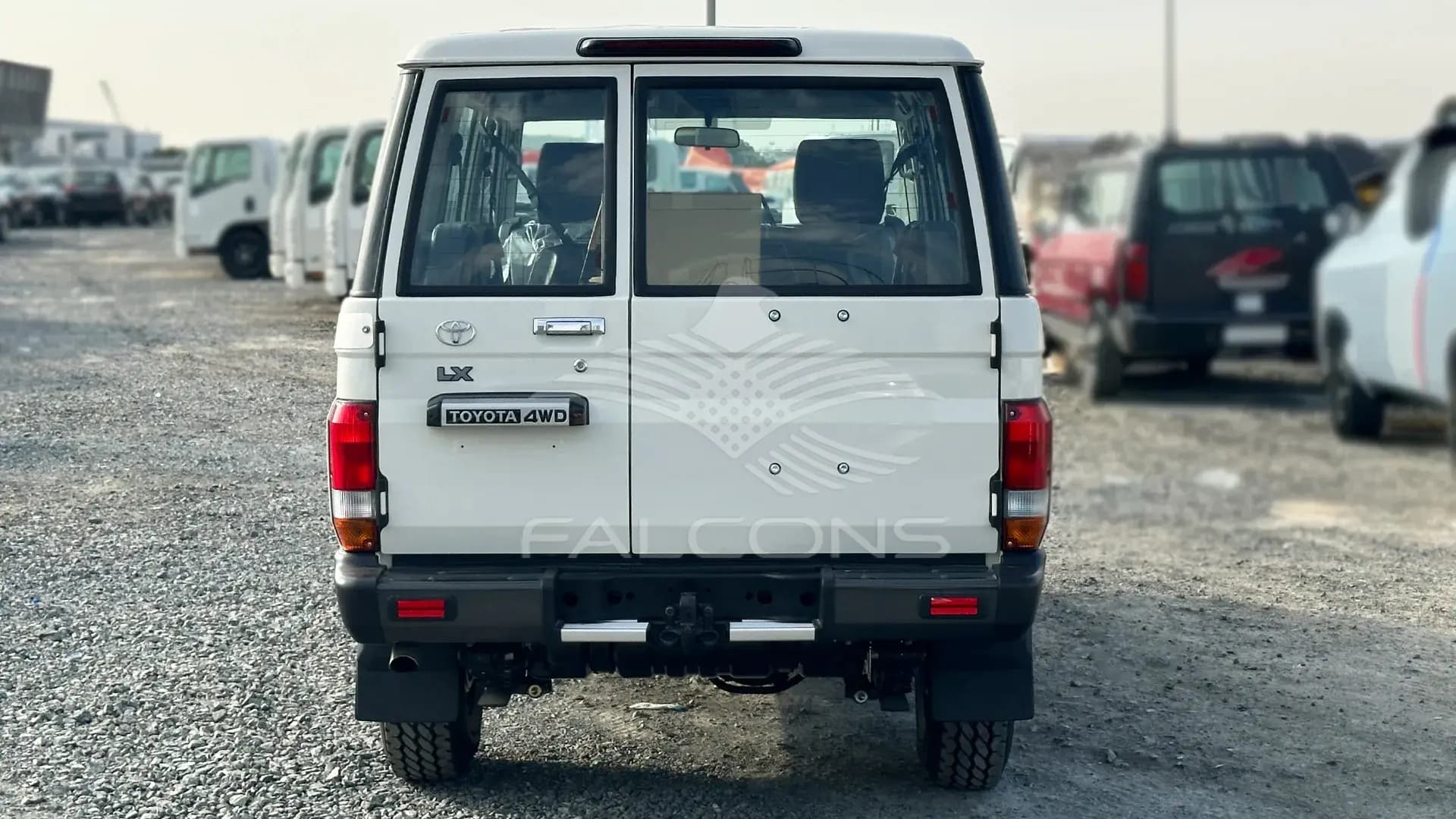 4.2L STD 10 STR DSL WITH ABS & AIRBAG MT - Image 3