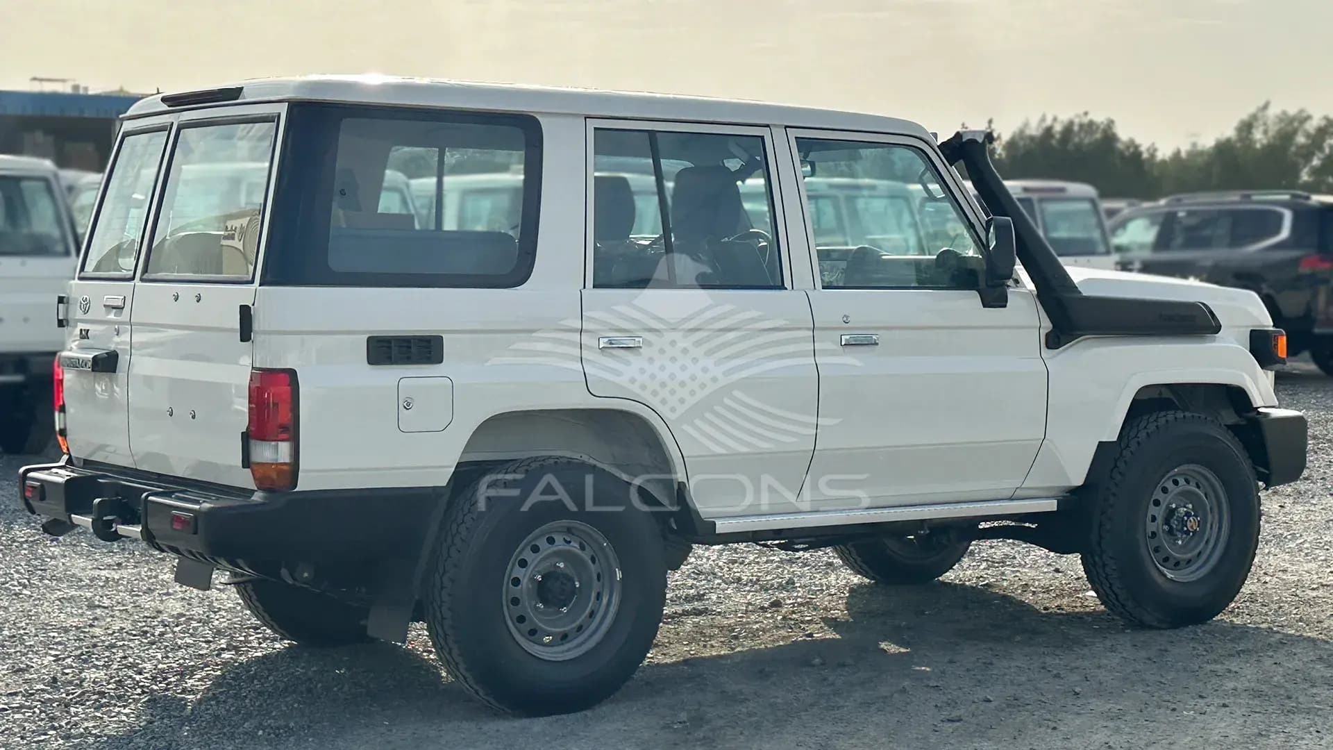 4.2L STD 10 STR DSL WITH ABS & AIRBAG MT - Image 4