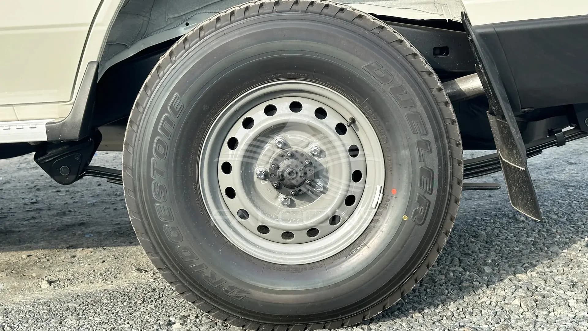 4.2L STD 10 STR DSL WITH ABS & AIRBAG MT - Image 7