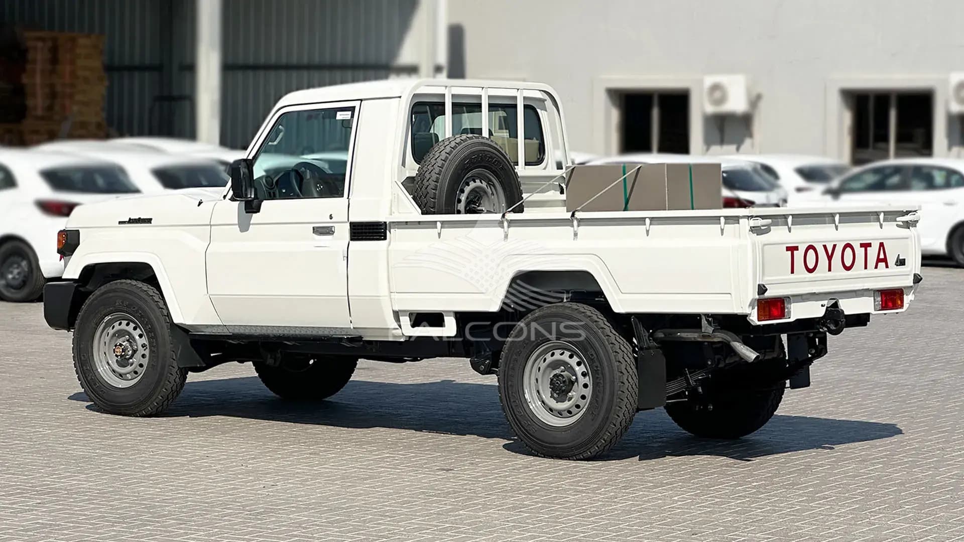 4.2L SC 3STR DSL 2 AIRBAG & ABS MT - Image 2