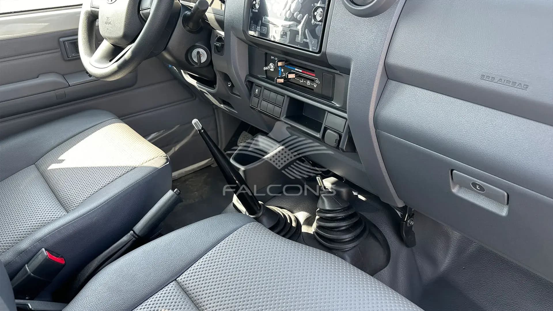 4.2L SC 3STR DSL 2 AIRBAG & ABS MT - Image 13