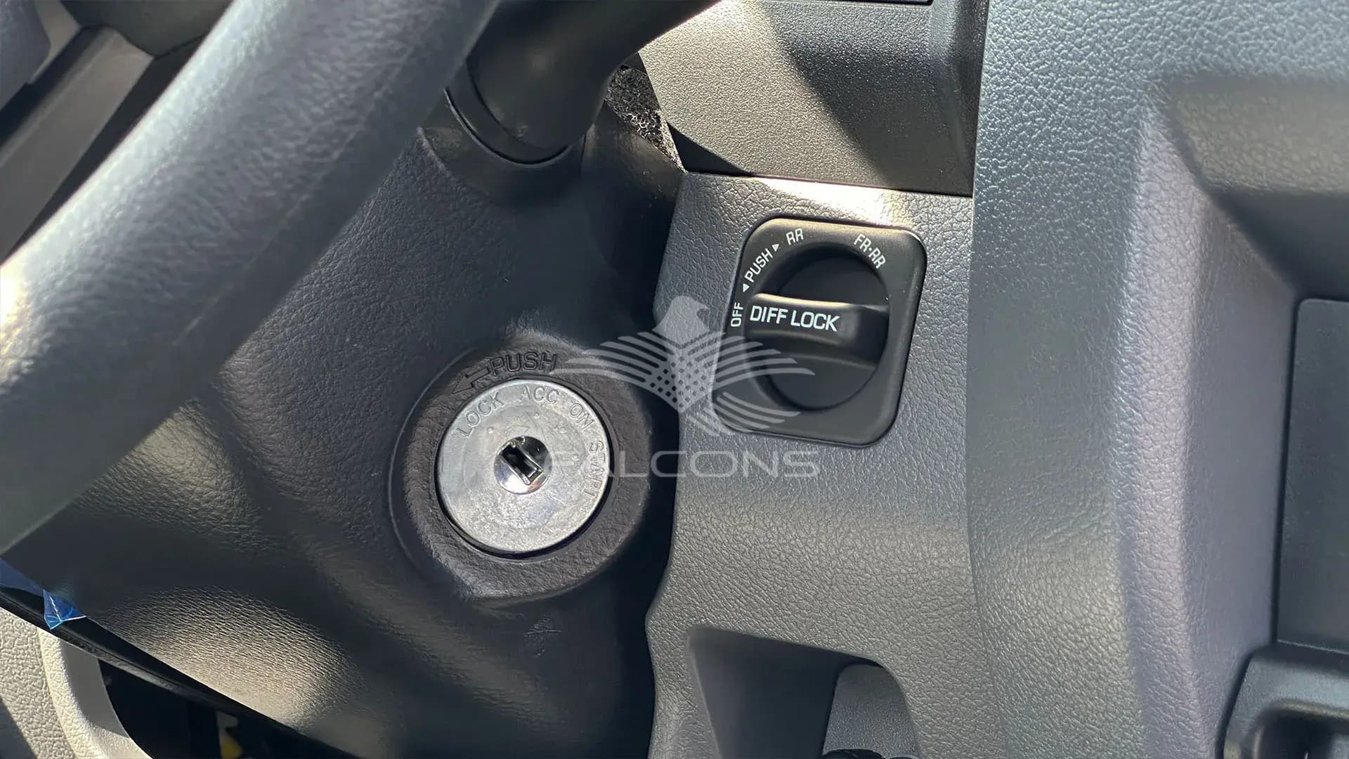 4.2L SC 3STR DSL 2 AIRBAG & ABS MT - Image 14