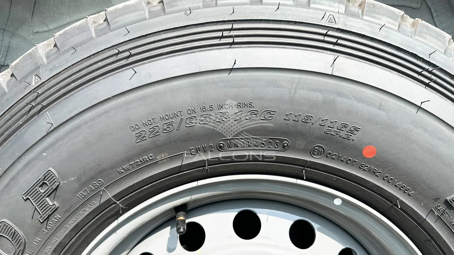 4.2L DSL13 seater MT - Image 8