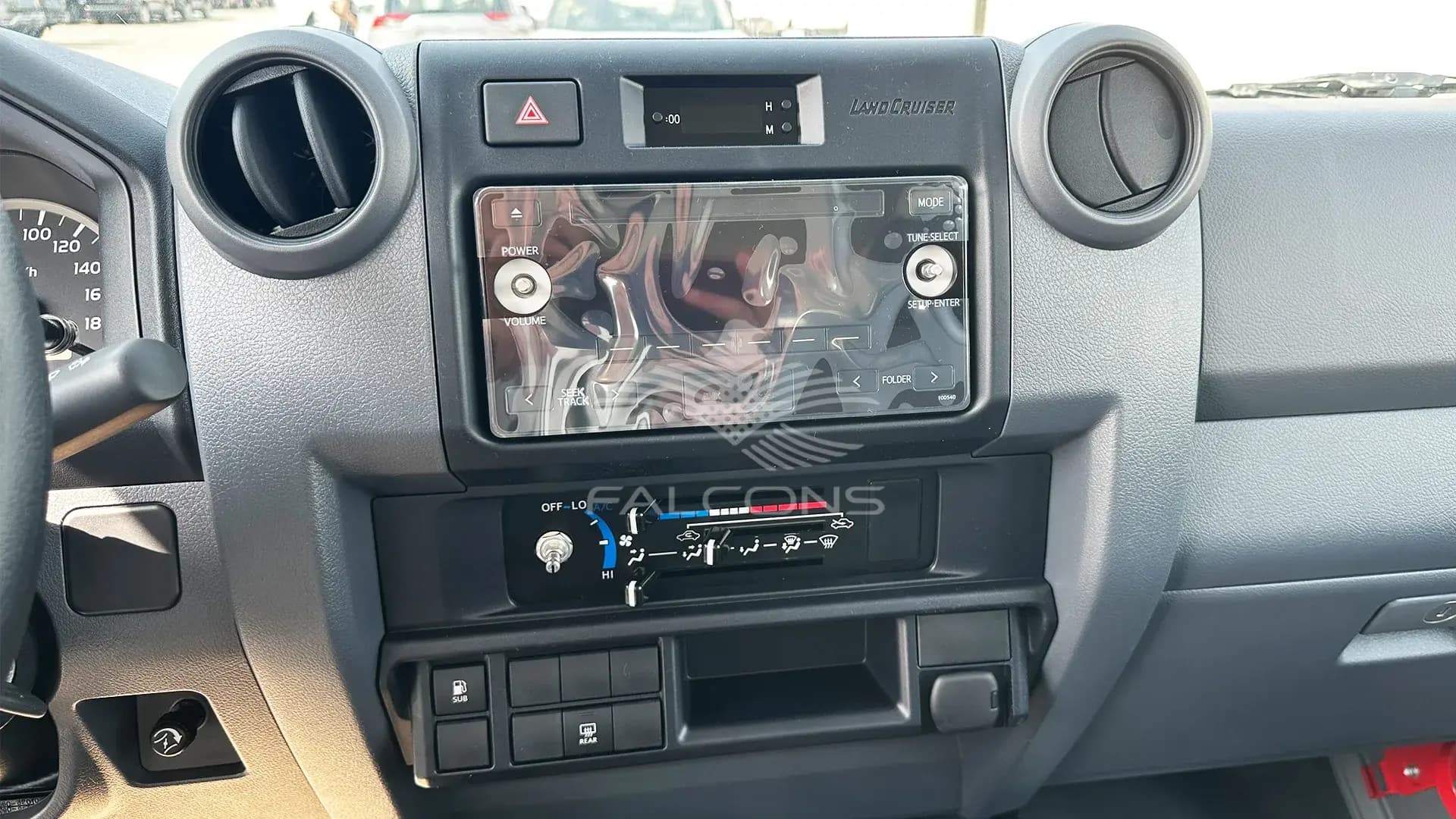 4.2L DSL13 seater MT - Image 12