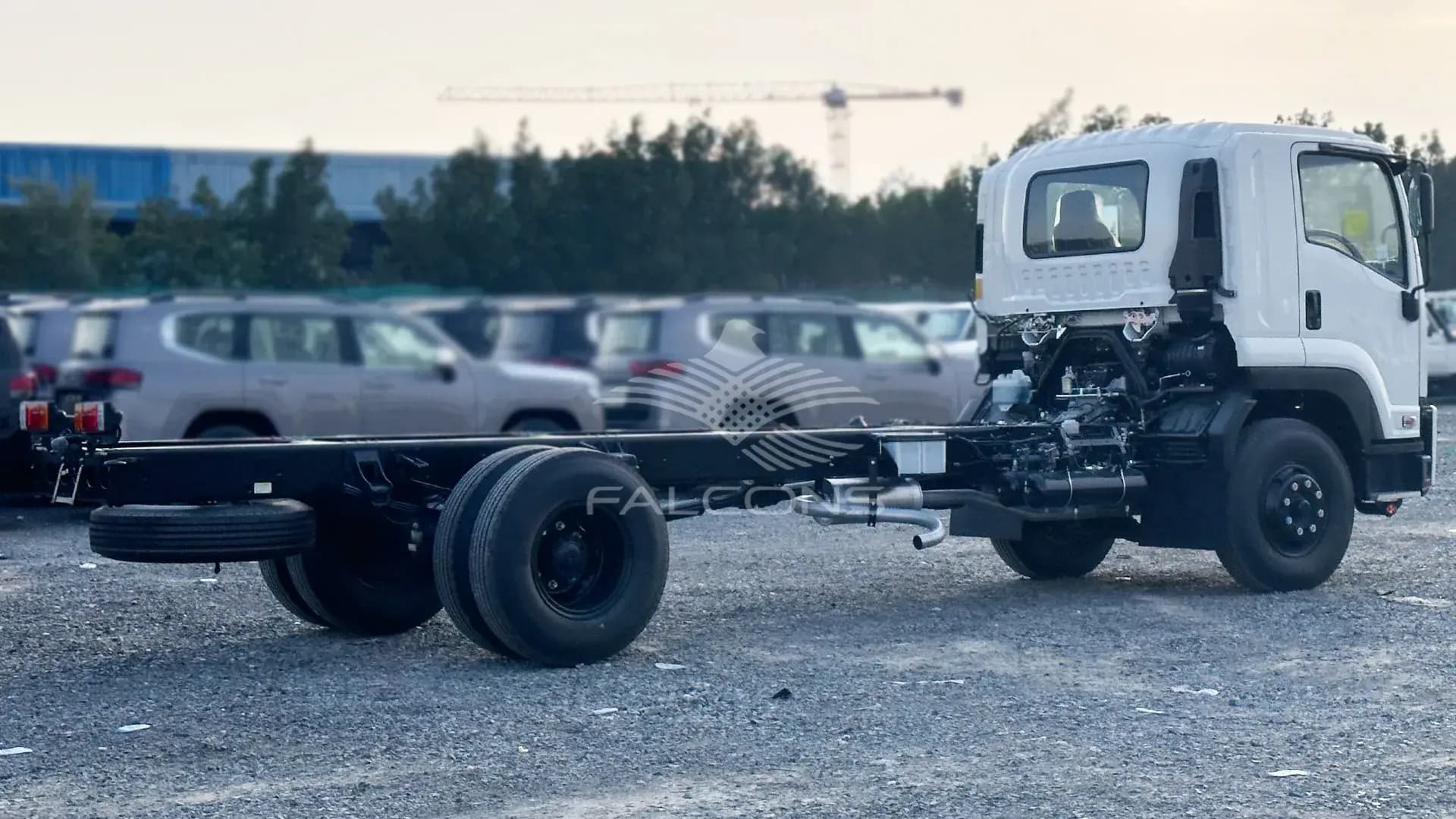 8.0L 33P CAB Chassis MT - Image 4