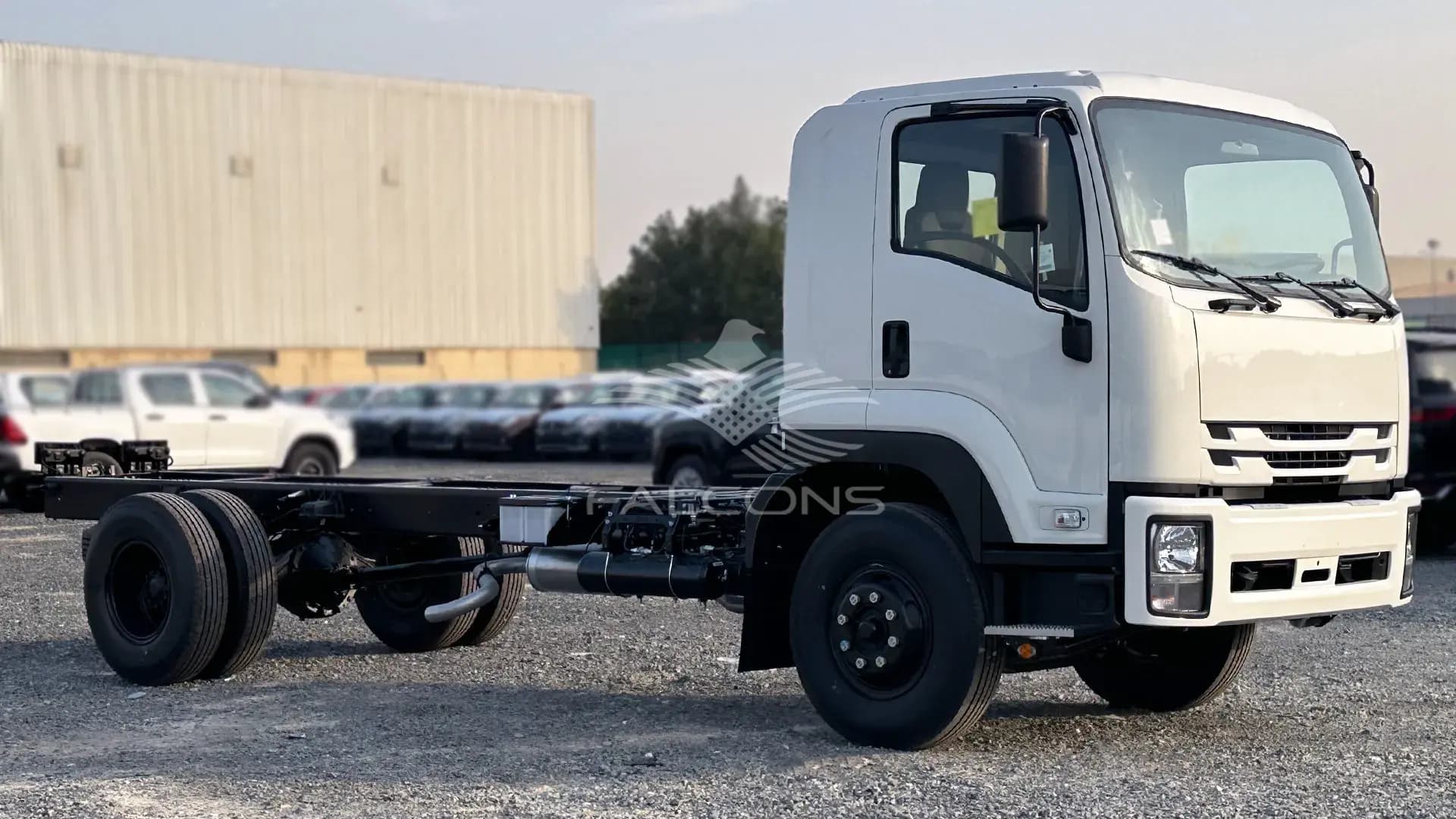 8.0L 33P CAB Chassis MT - Image 5