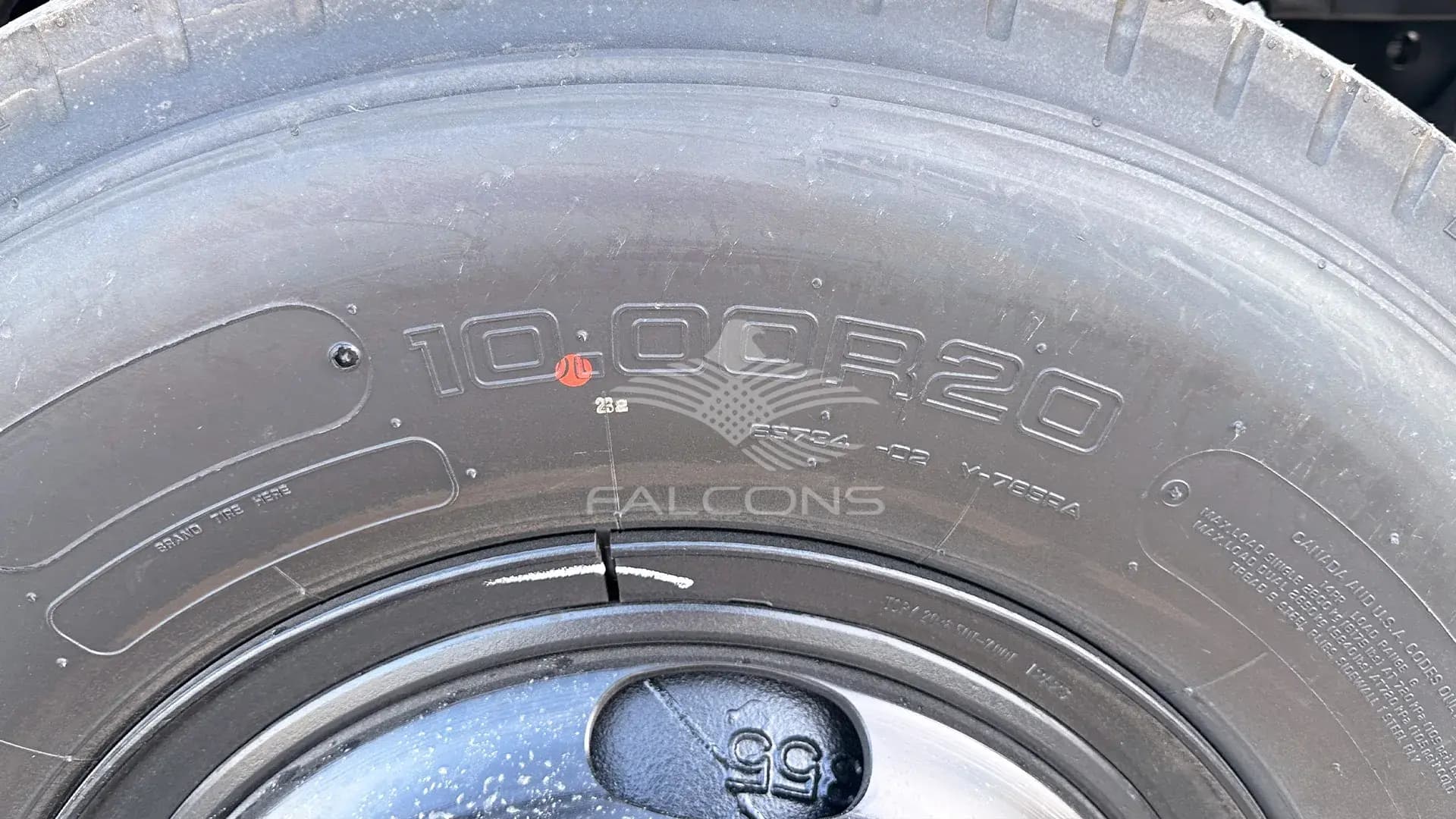 8.0L 33P CAB Chassis MT - Image 8