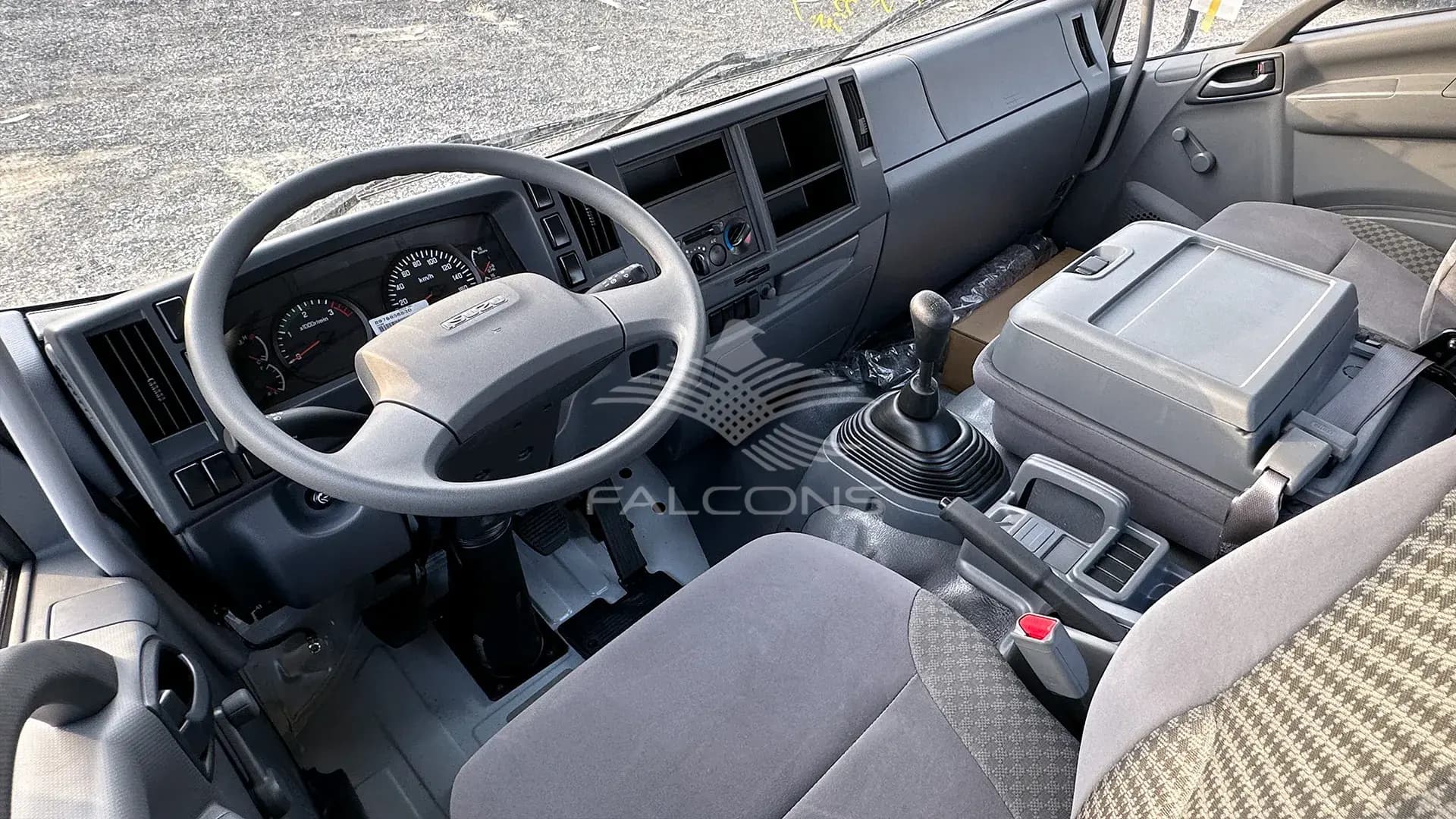 8.0L 33P CAB Chassis MT - Image 16