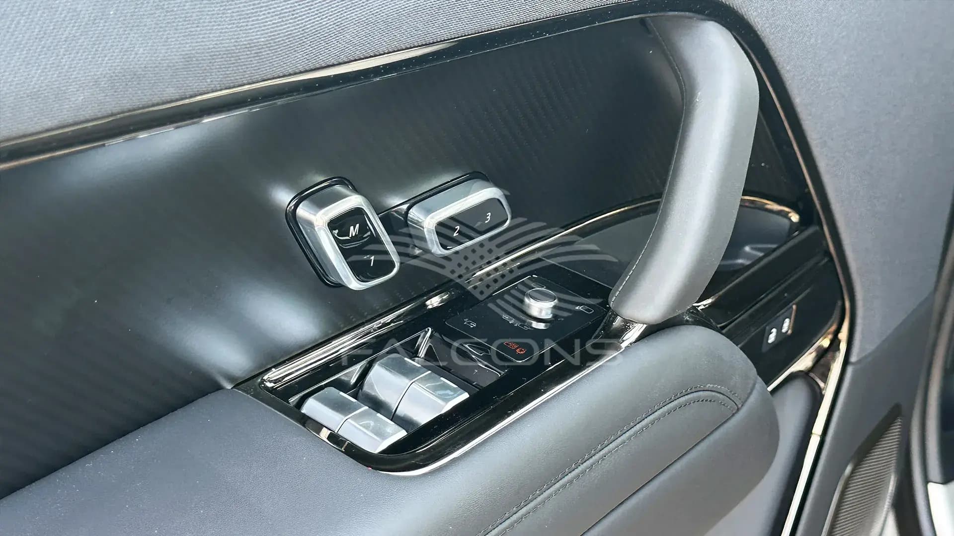 4.4L SPORT SV EDITION ONE V8 P635 AT - Image 8