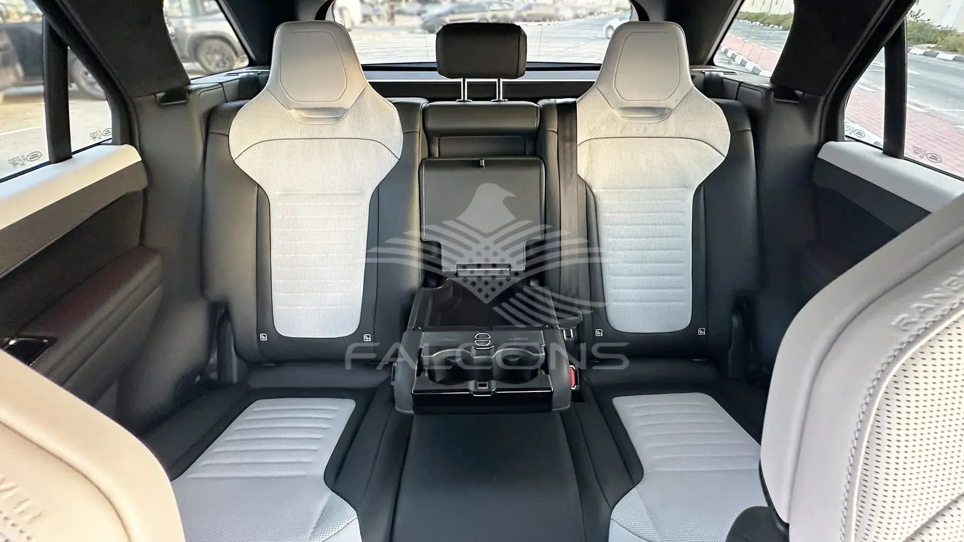 4.4L SPORT SV EDITION ONE V8 P635 AT - Image 13