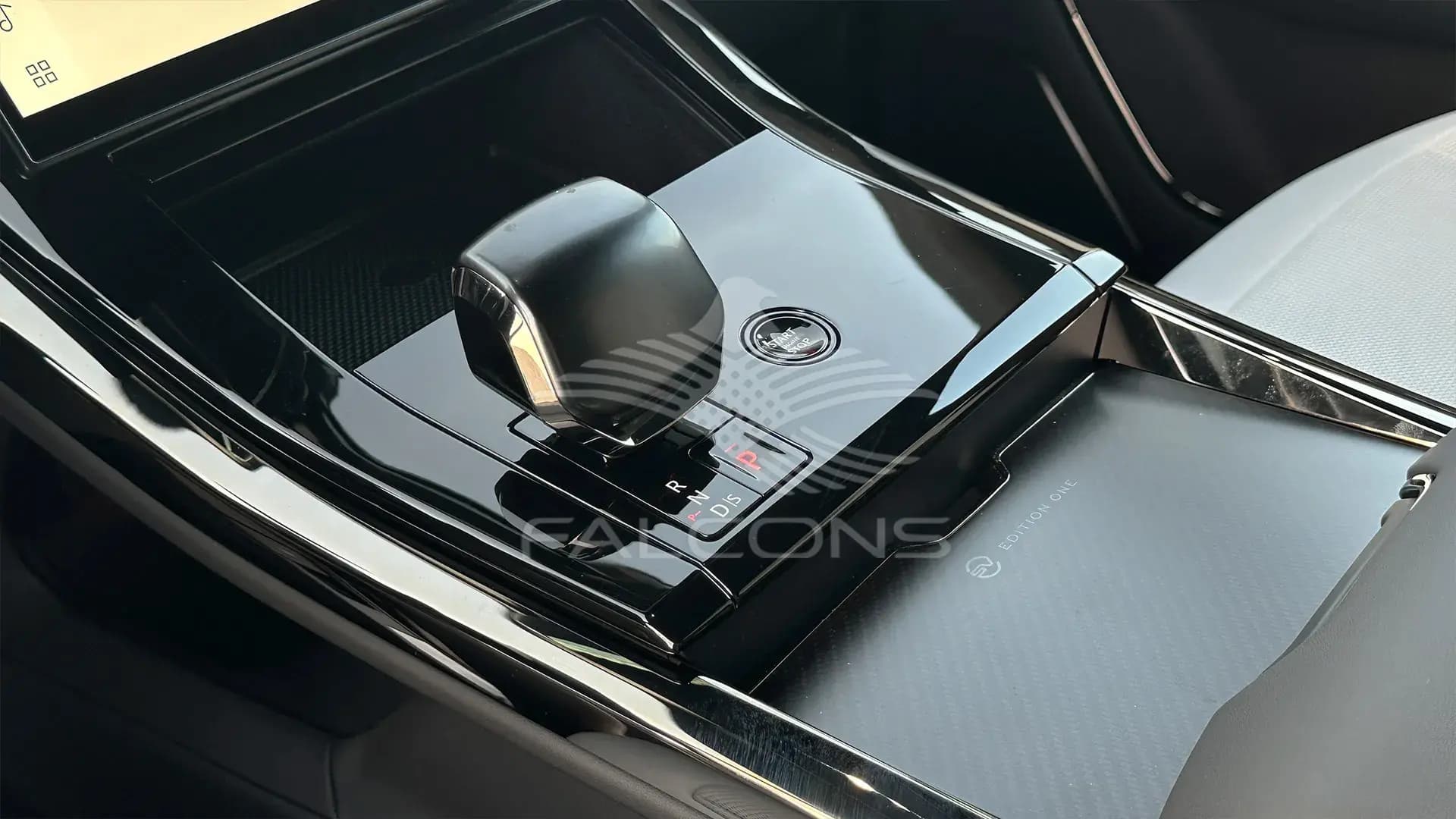 4.4L SPORT SV EDITION ONE V8 P635 AT - Image 17