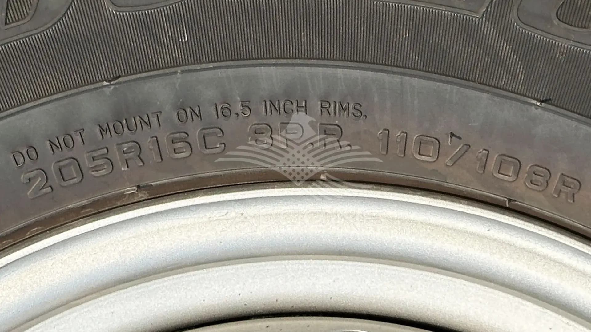 2.4L D DC 4WD GL Chrome MT - Image 8