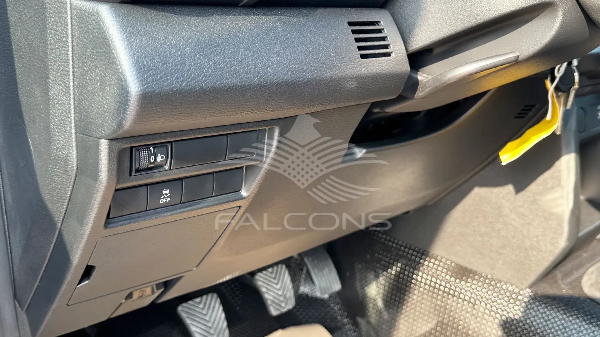 2.4L D DC 4WD GL Chrome MT - Image 15