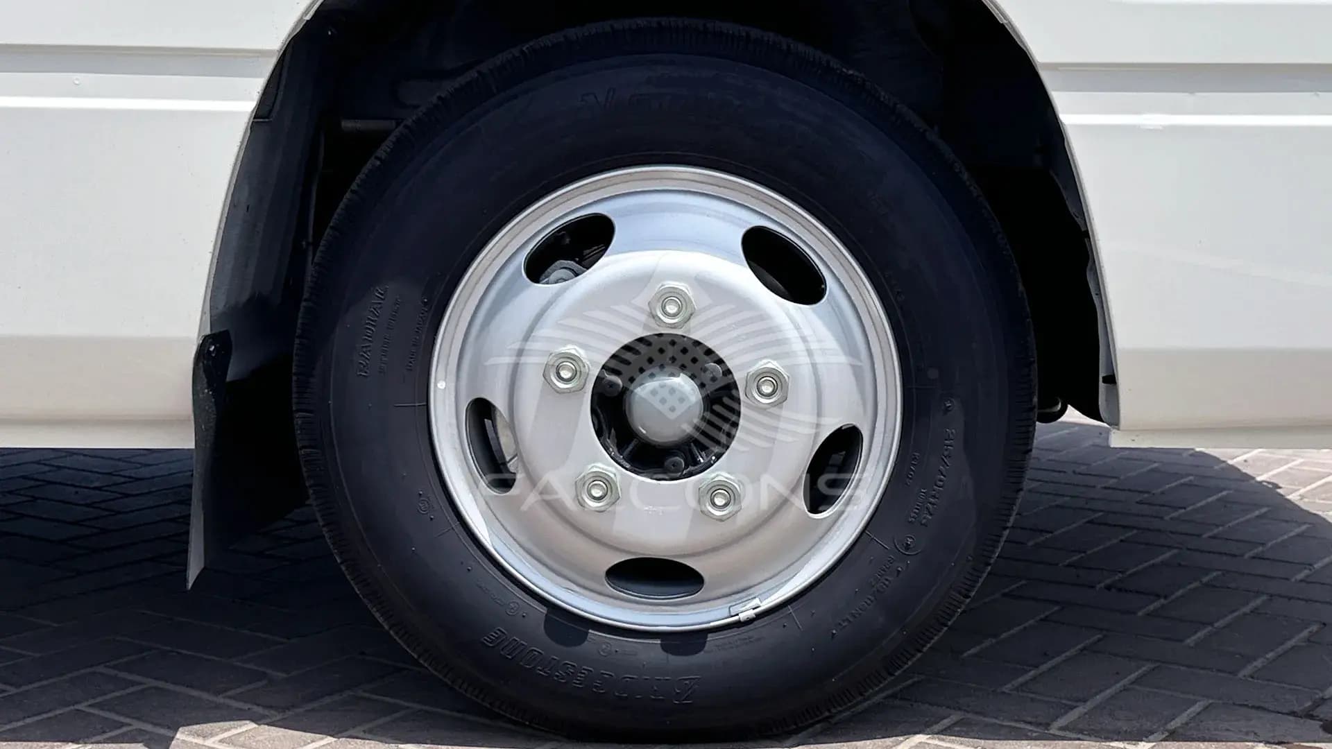 2.7L Bus Petrol 30-Seater MT - Image 7