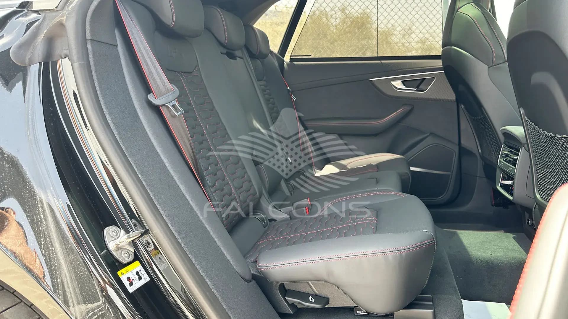 4.0L RS V8 AT - Image 11
