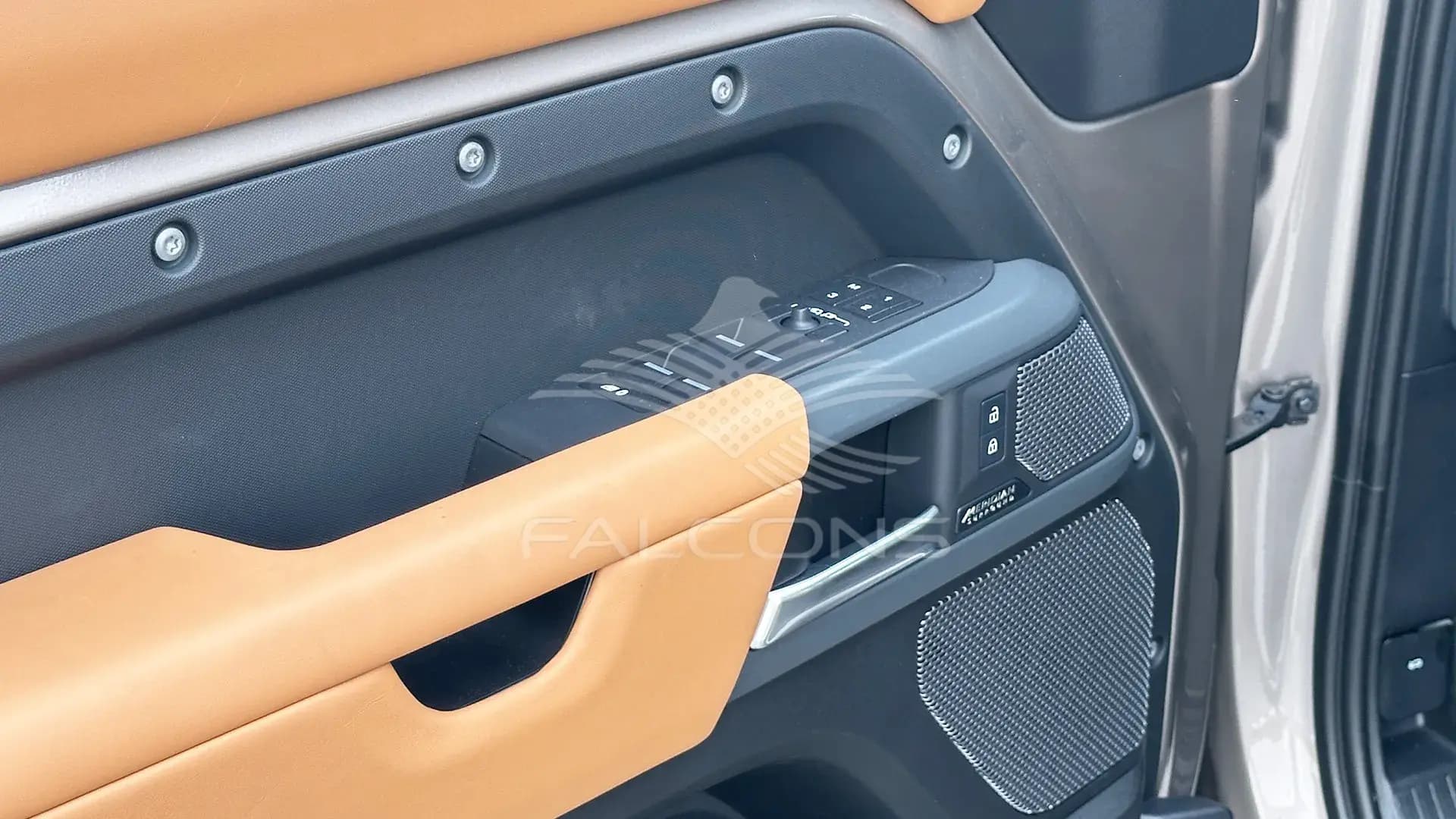 3.0L 110 P400 X EDITION 20 ALLOY AT - Image 12