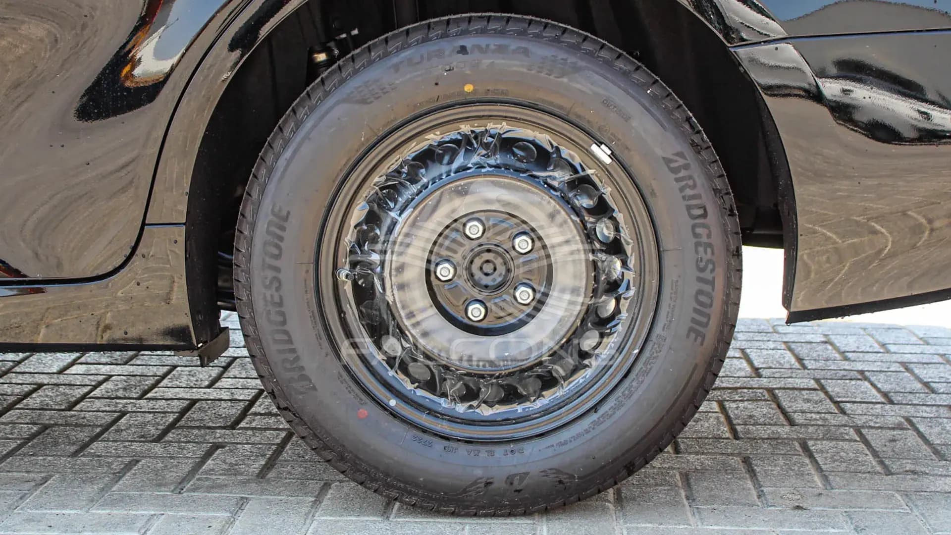 2.5L LE 5 seater AC - 2x Airbags  ABS AT - Image 9