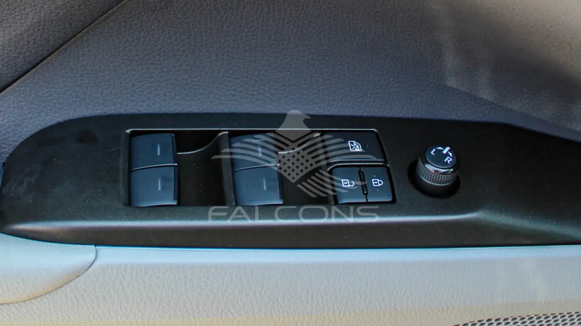 2.5L LE 5 seater AC - 2x Airbags  ABS AT - Image 10