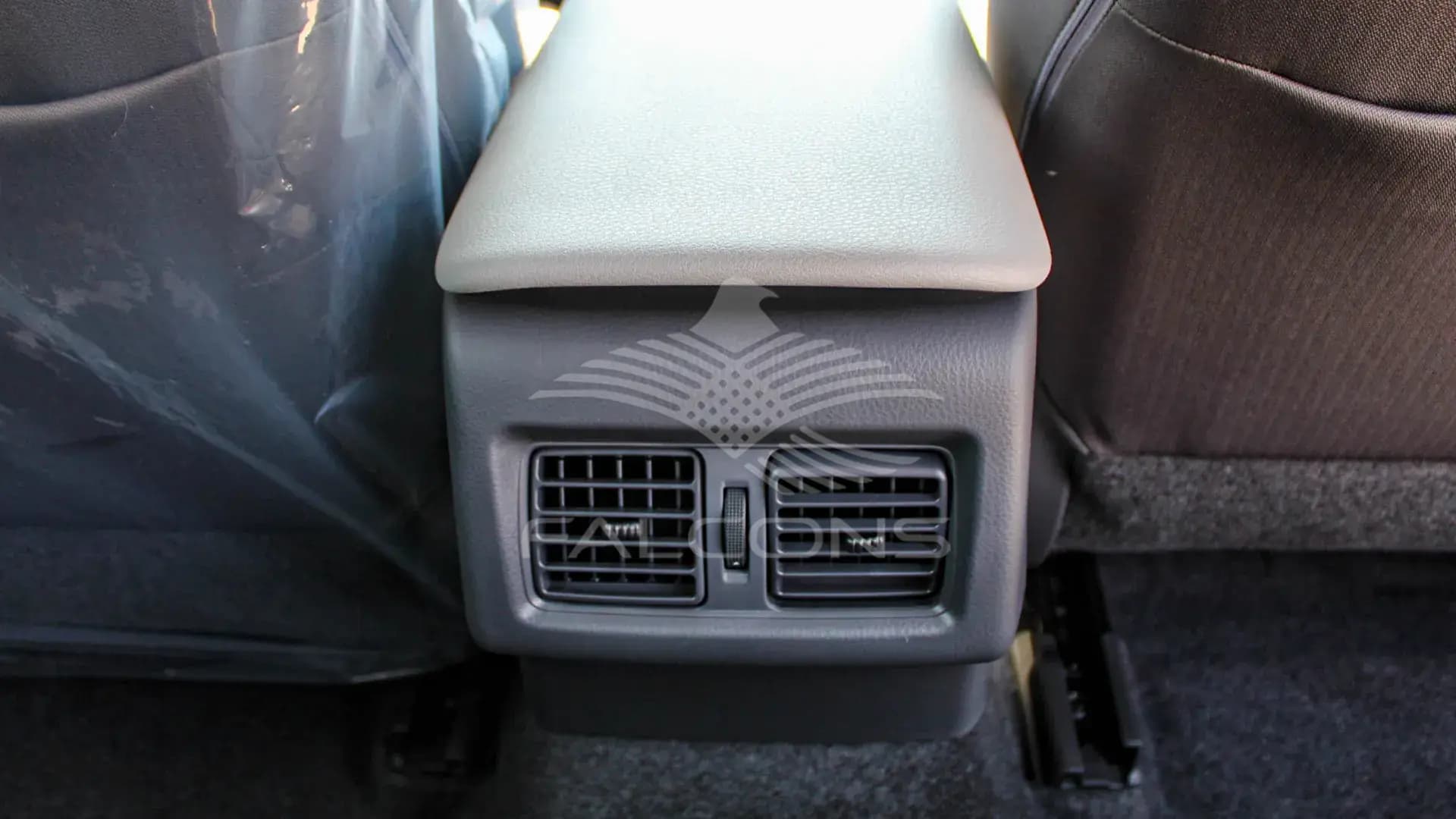 2.5L LE 5 seater AC - 2x Airbags  ABS AT - Image 17