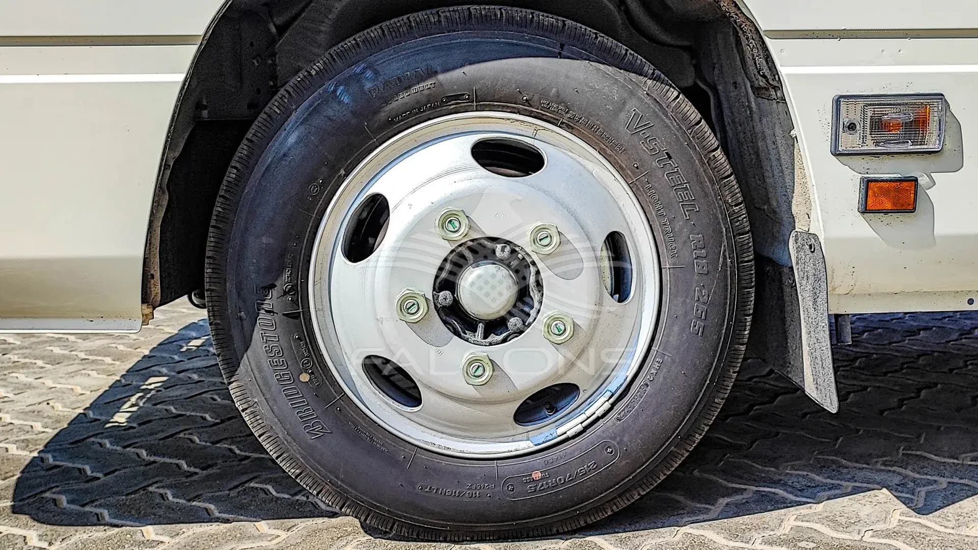 4.2L DSL 23 DLX MT - Image 7