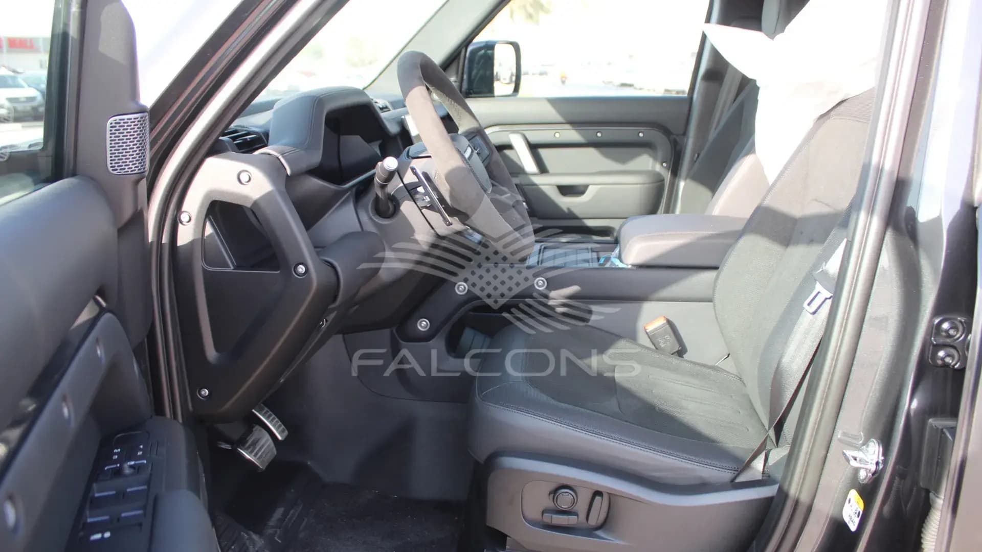 5.0L 110 V8 CARPATHIAN EDITION AT - Image 9