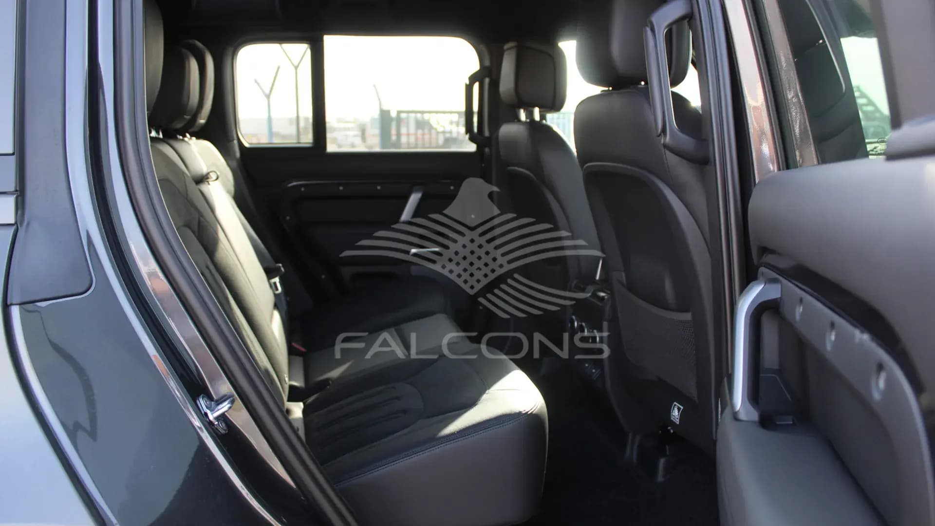 5.0L 110 V8 CARPATHIAN EDITION AT - Image 16