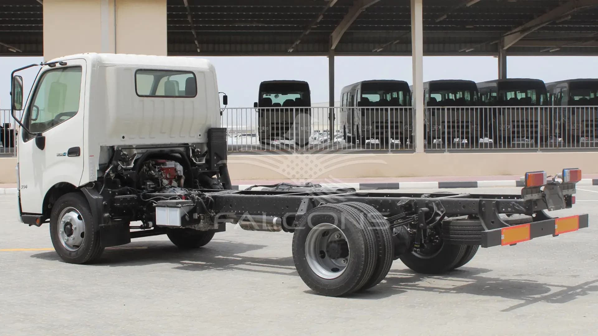 710L 300 series 714 NWB 4x2 Truck - Image 2