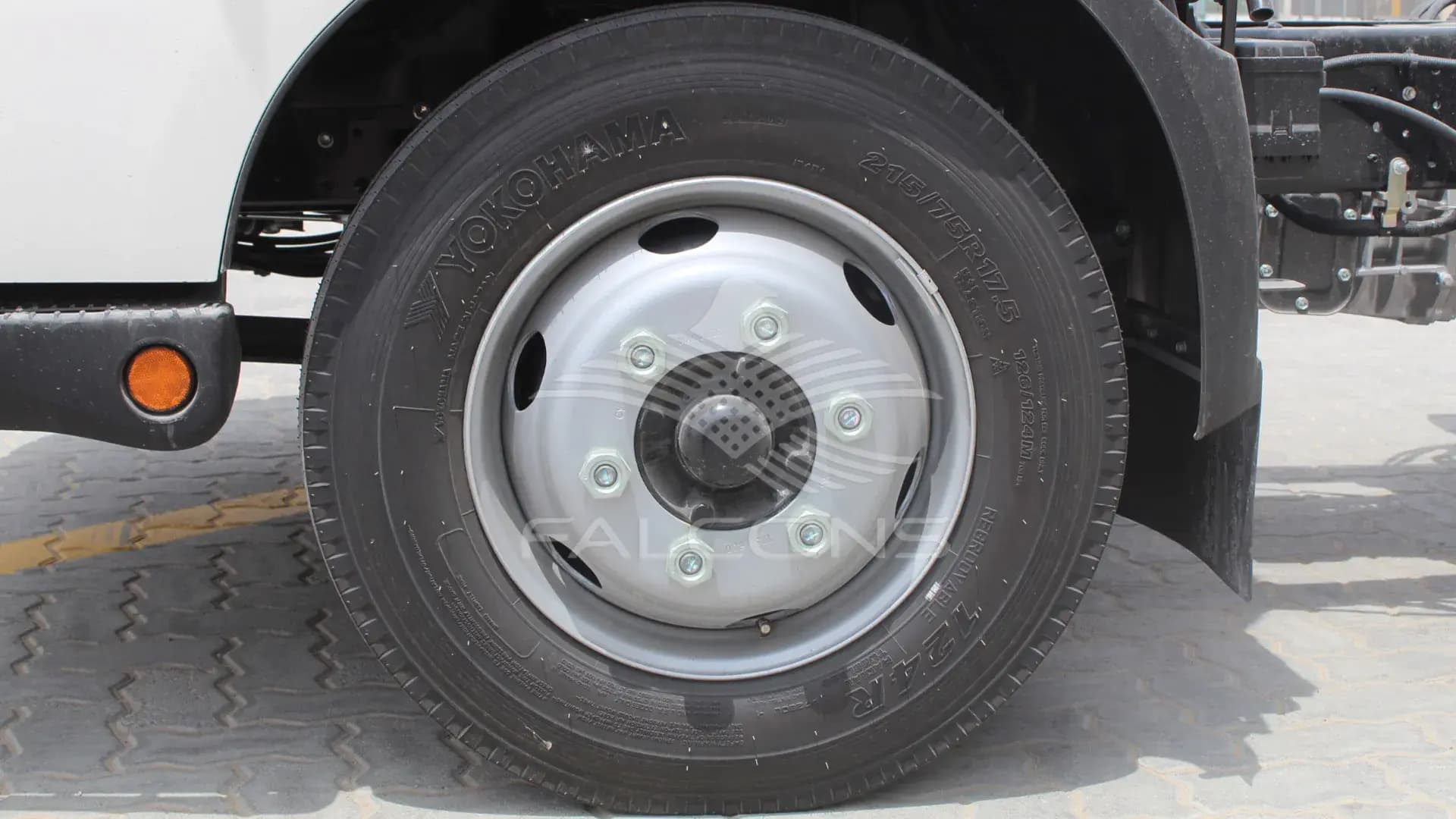 710L 300 series 714 NWB 4x2 Truck - Image 7