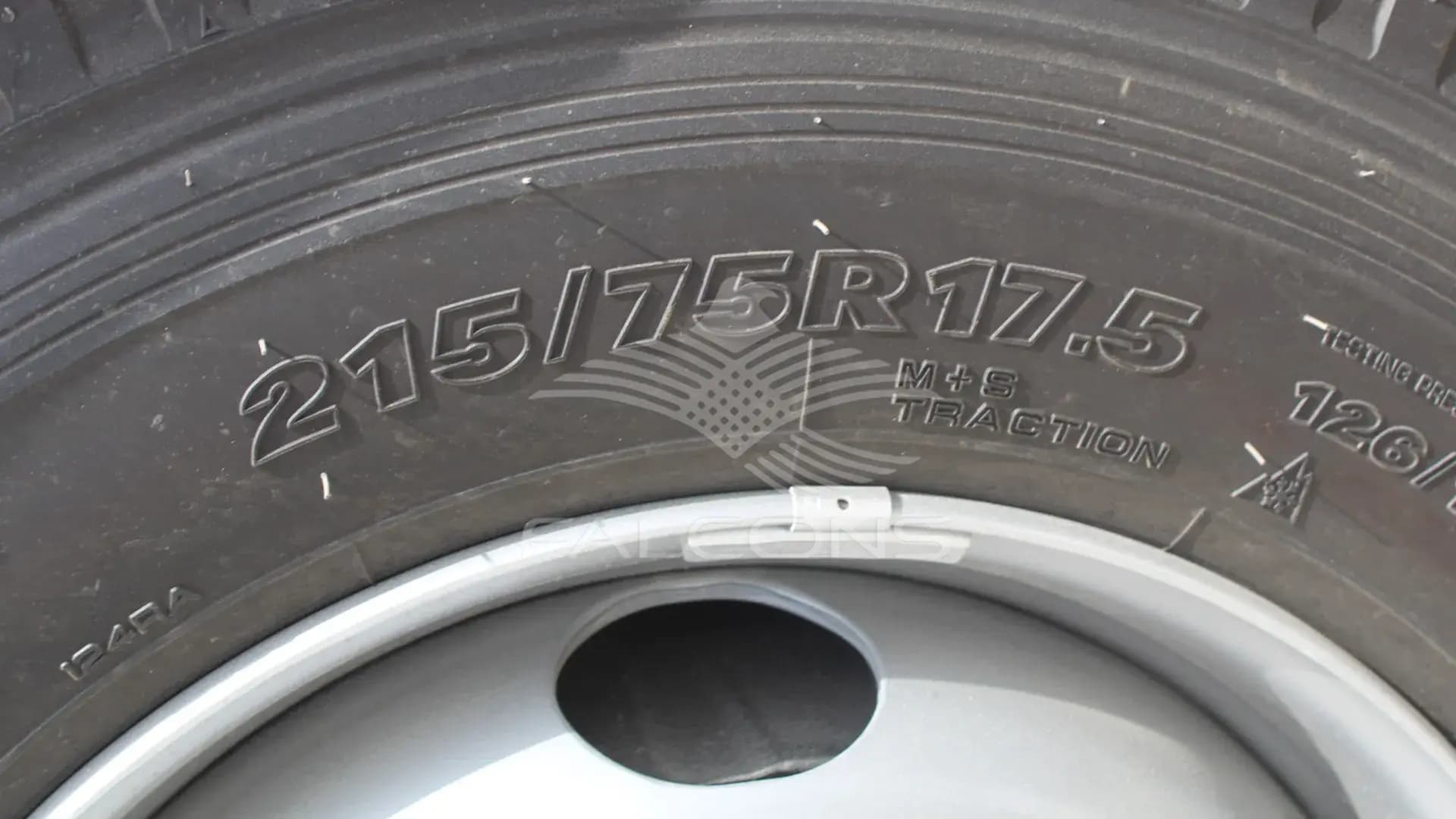 710L 300 series 714 NWB 4x2 Truck - Image 8