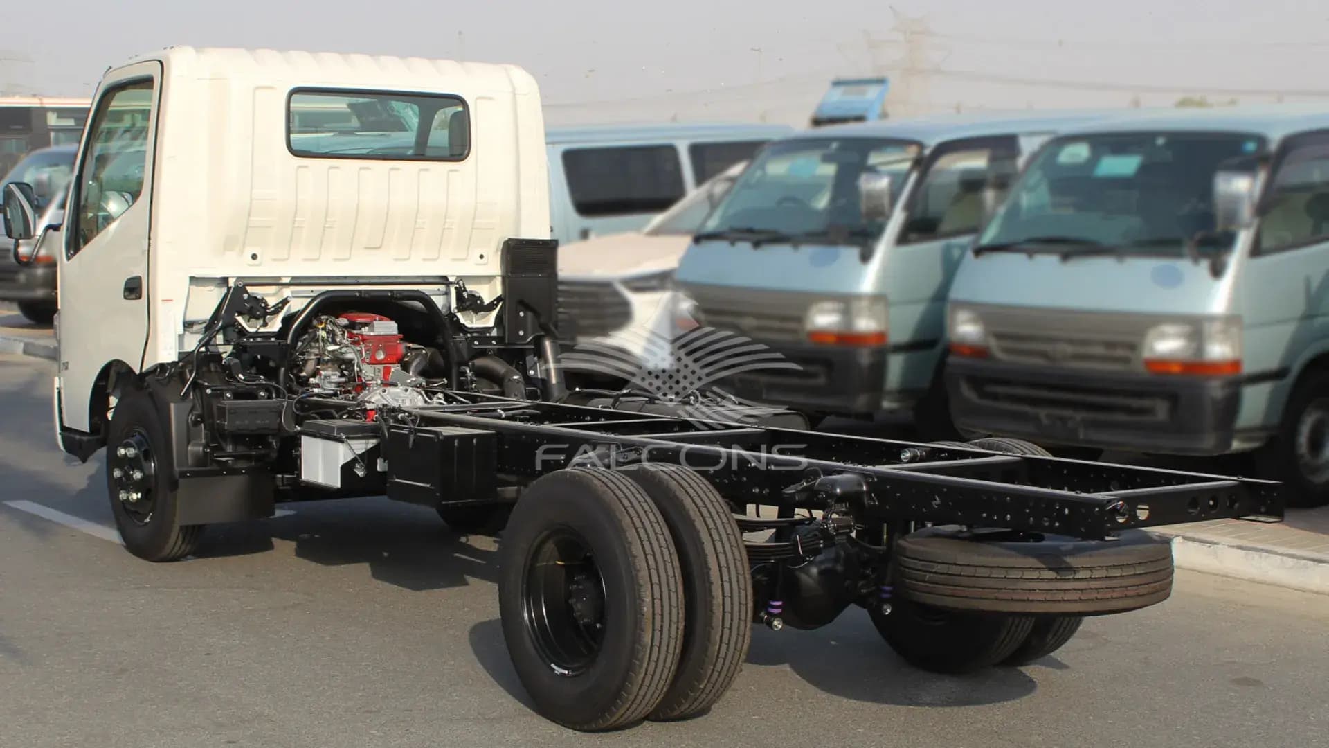 XZU 710L 6.5 TON 300S Wide cab 4X2 - Image 2