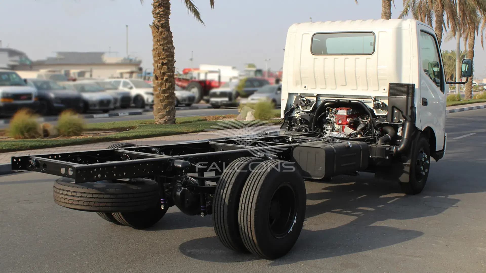 XZU 710L 6.5 TON 300S Wide cab 4X2 - Image 4