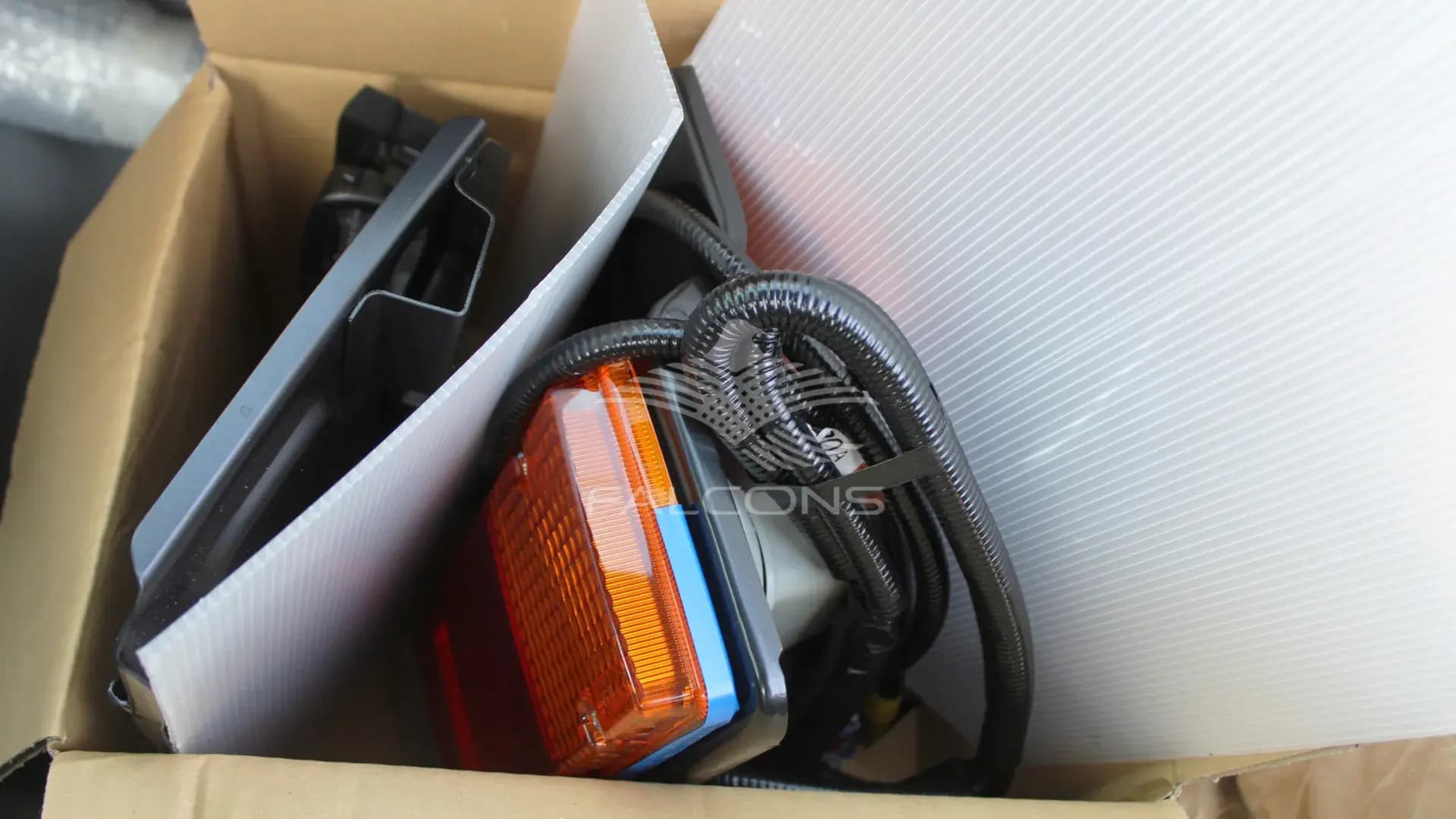 XZU 710L 6.5 TON 300S Wide cab 4X2 - Image 19