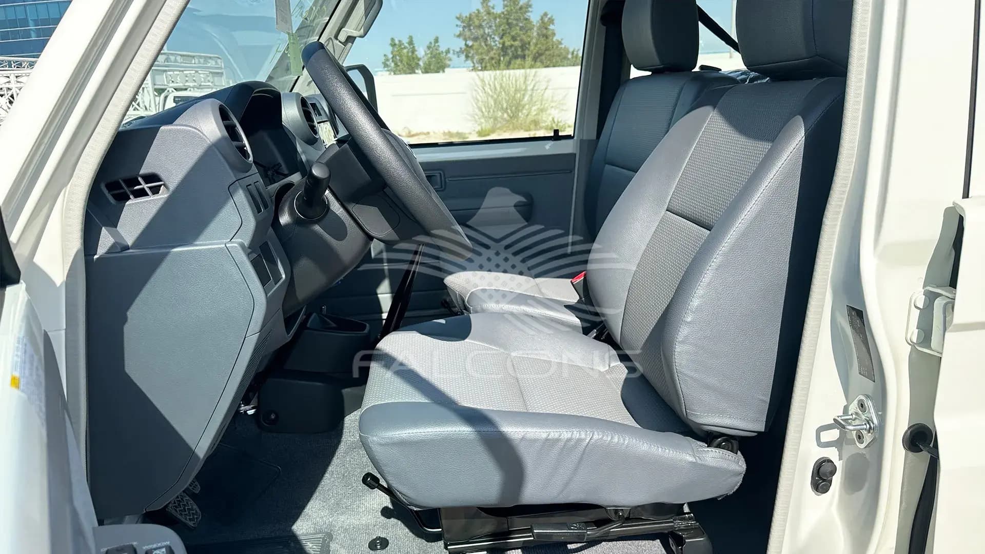 4.2L STD 10 SEATER ABS & AIRBAG MT - Image 9