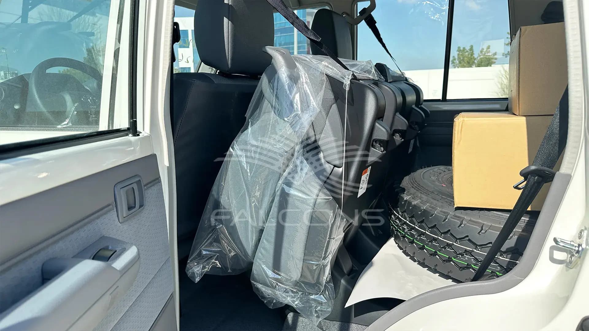 4.2L STD 10 SEATER ABS & AIRBAG MT - Image 10