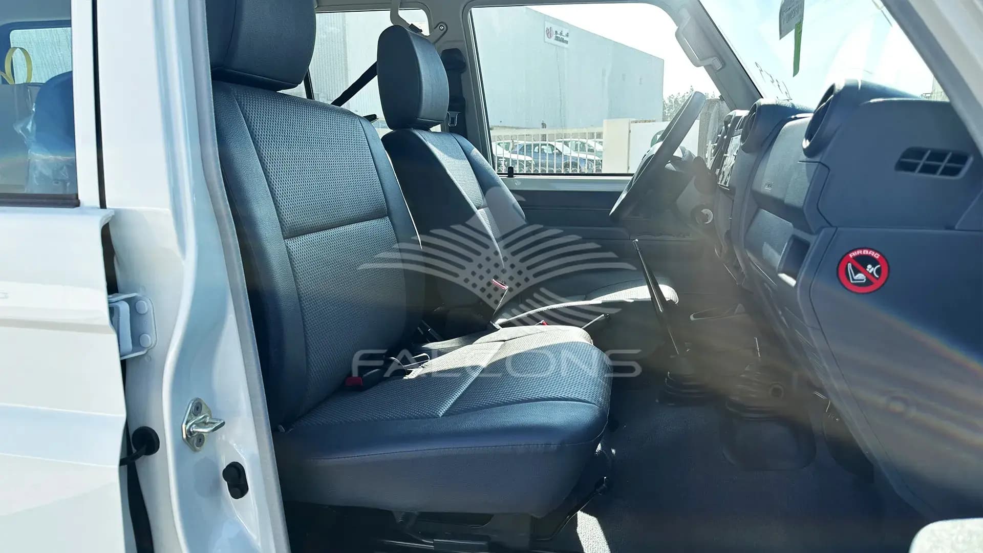 4.2L STD 10 SEATER ABS & AIRBAG MT - Image 13