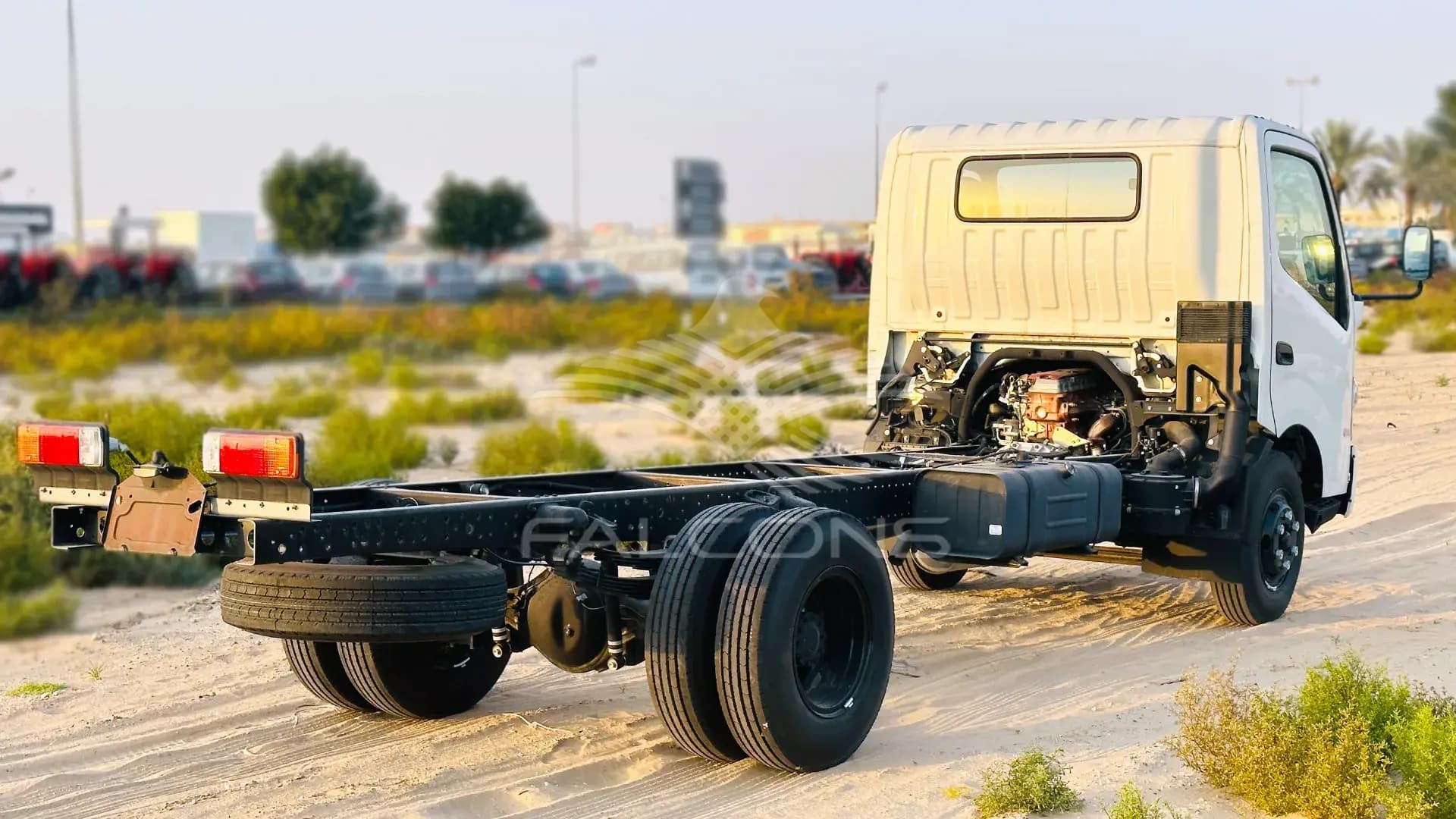 XZU 720L 7.5T 4X2 CHASS CAB 136CV ABS - Image 4