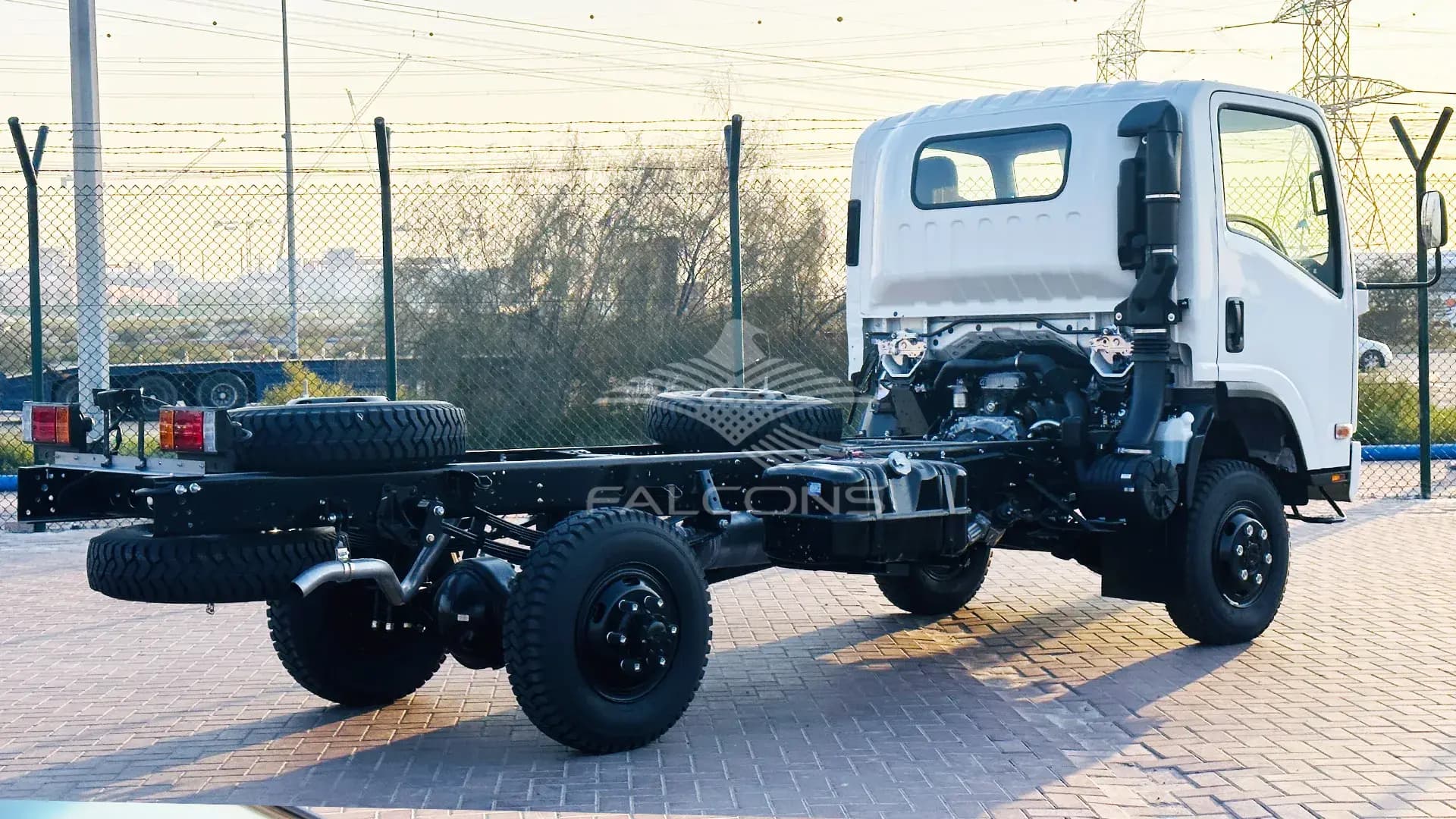 4.6L 71H CHASSIS 4X4 MT - Image 4