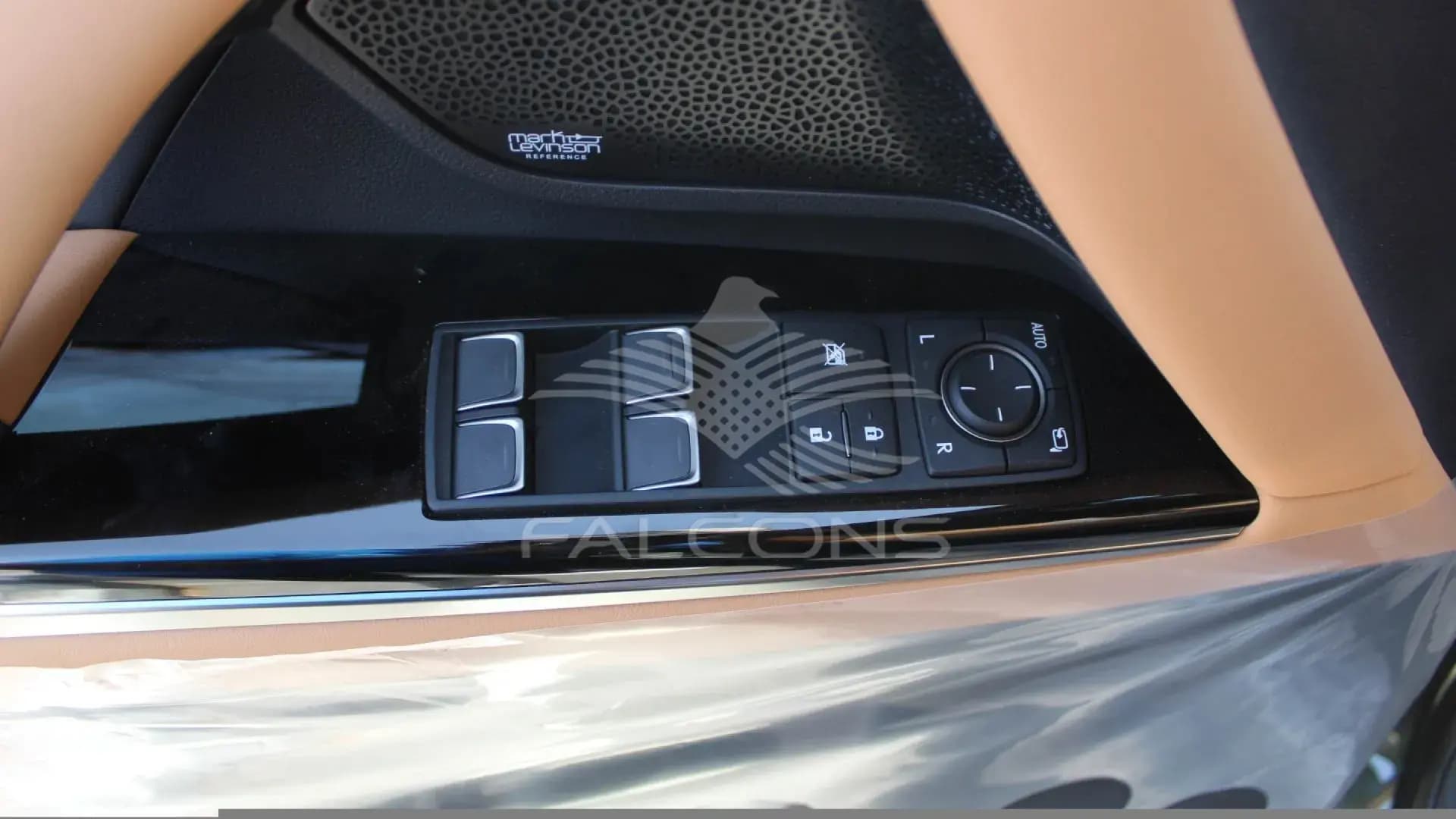 3.5L SIGNATURE AT - Image 10