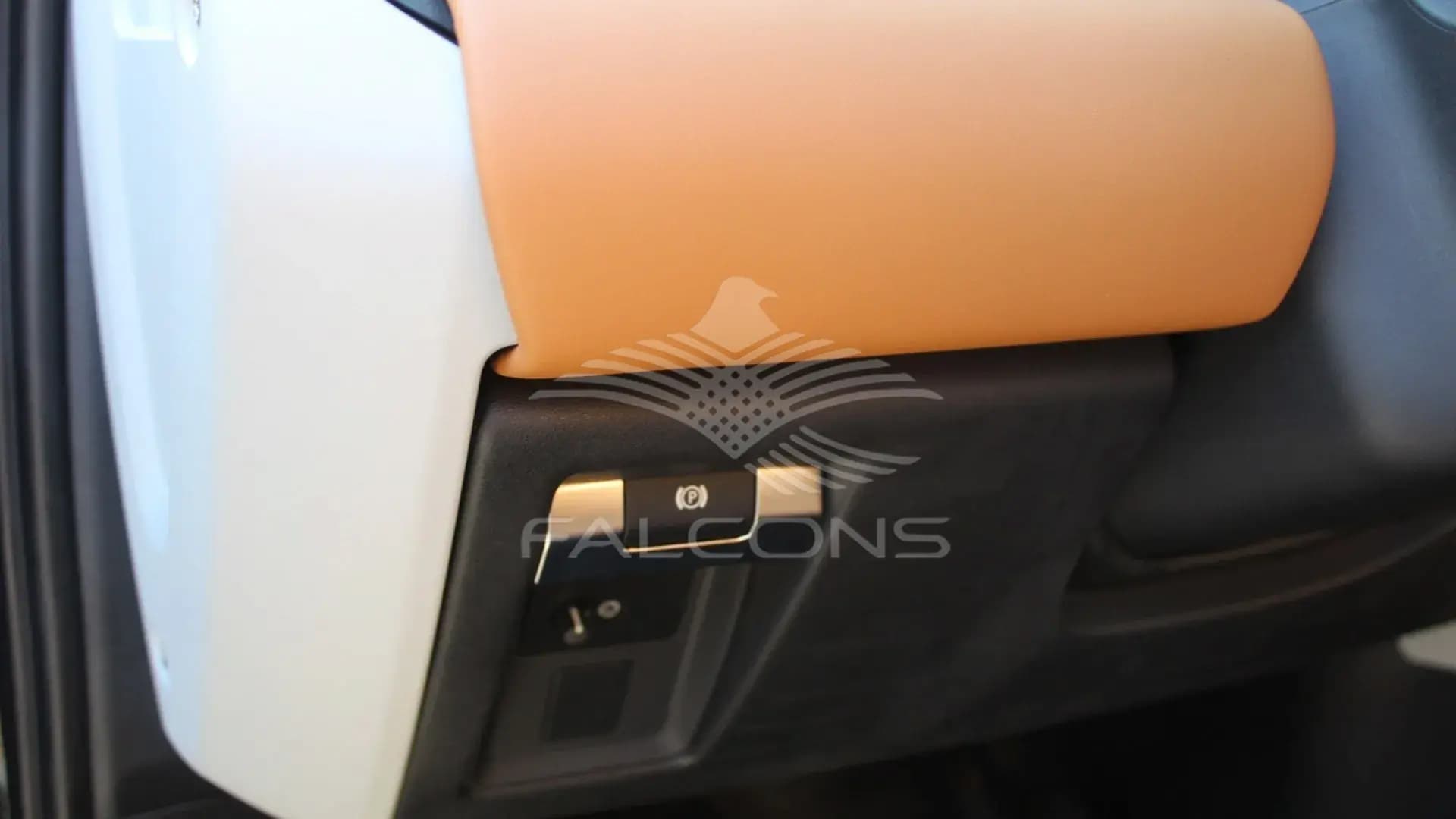 3.0L 110 HSE P400 AT - Image 15