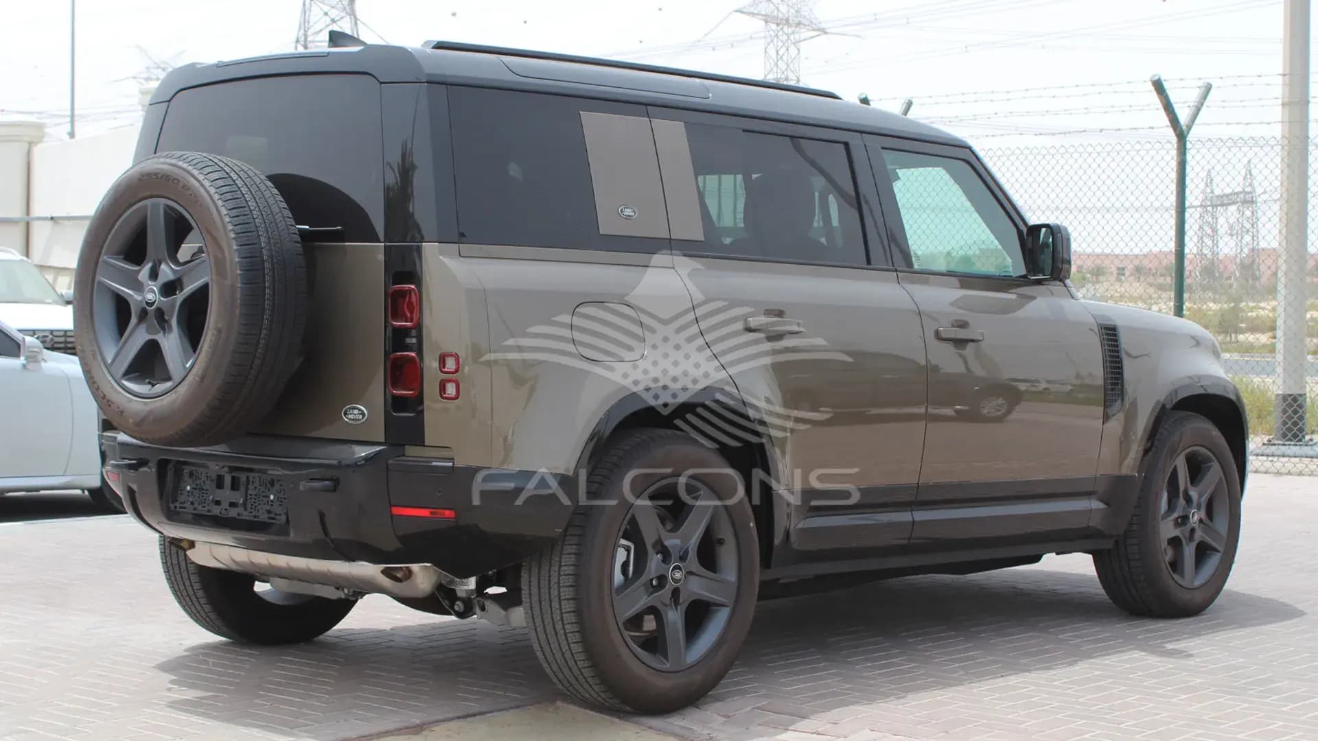 3.0L V6 110 P400 X-Dynamic SE 5DR - AT - Image 4