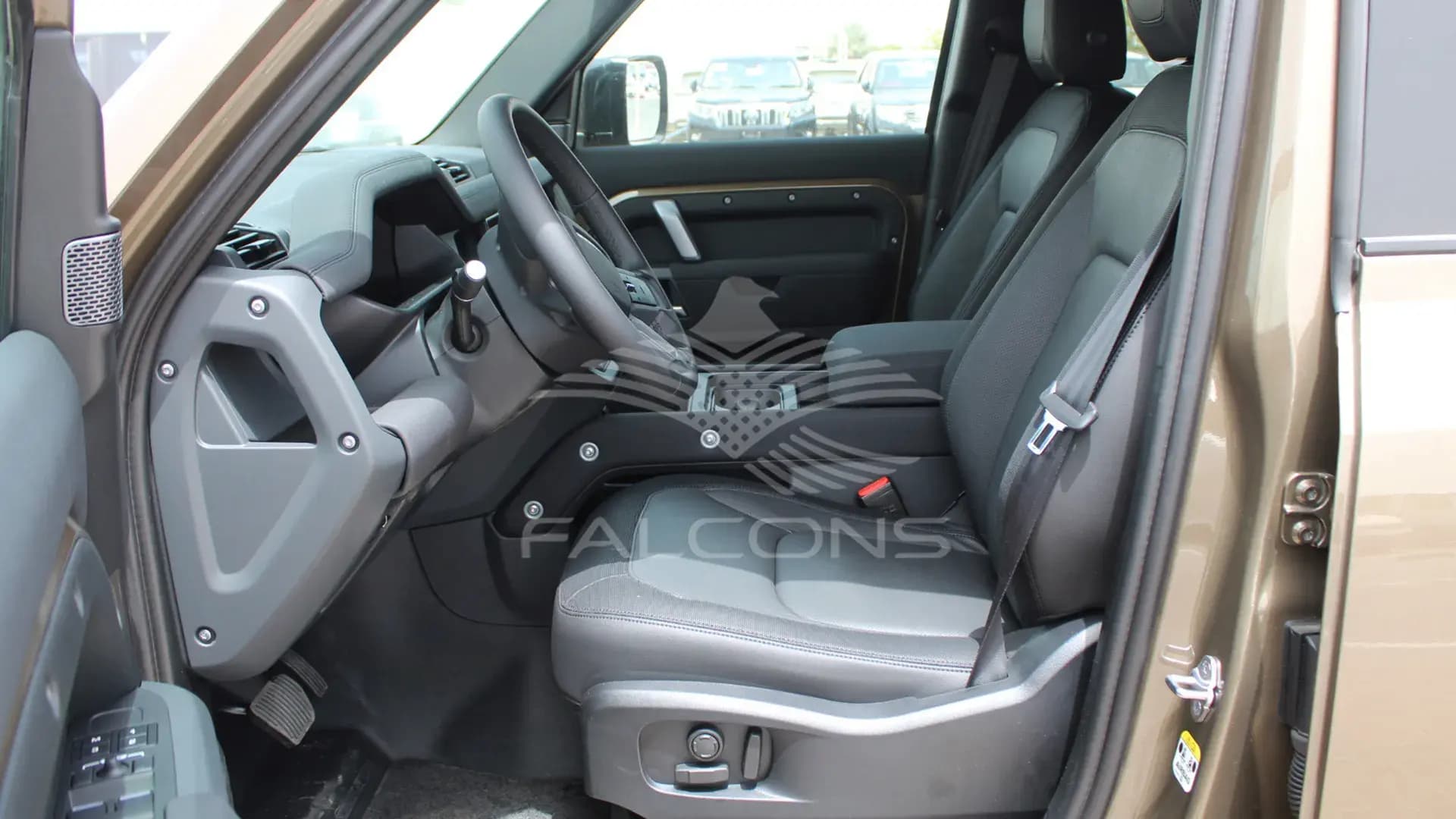 3.0L V6 110 P400 X-Dynamic SE 5DR - AT - Image 9