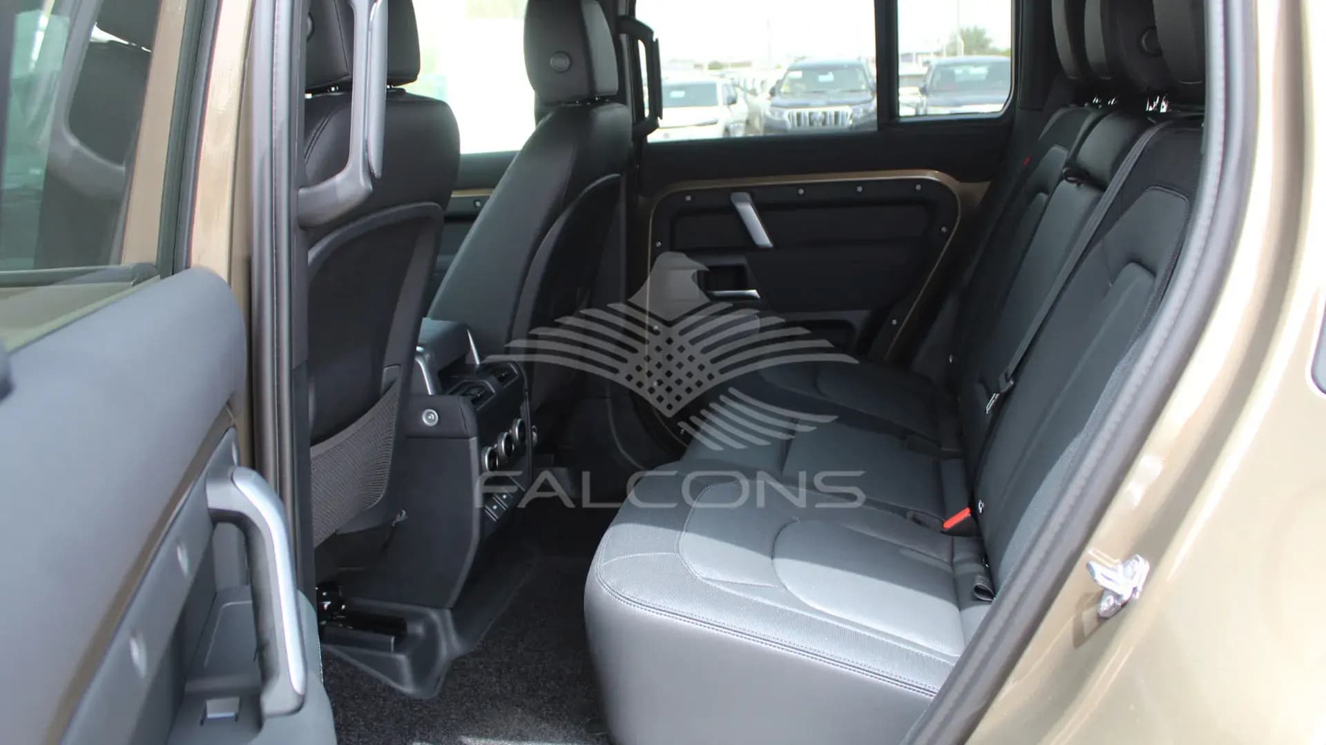 3.0L V6 110 P400 X-Dynamic SE 5DR - AT - Image 10