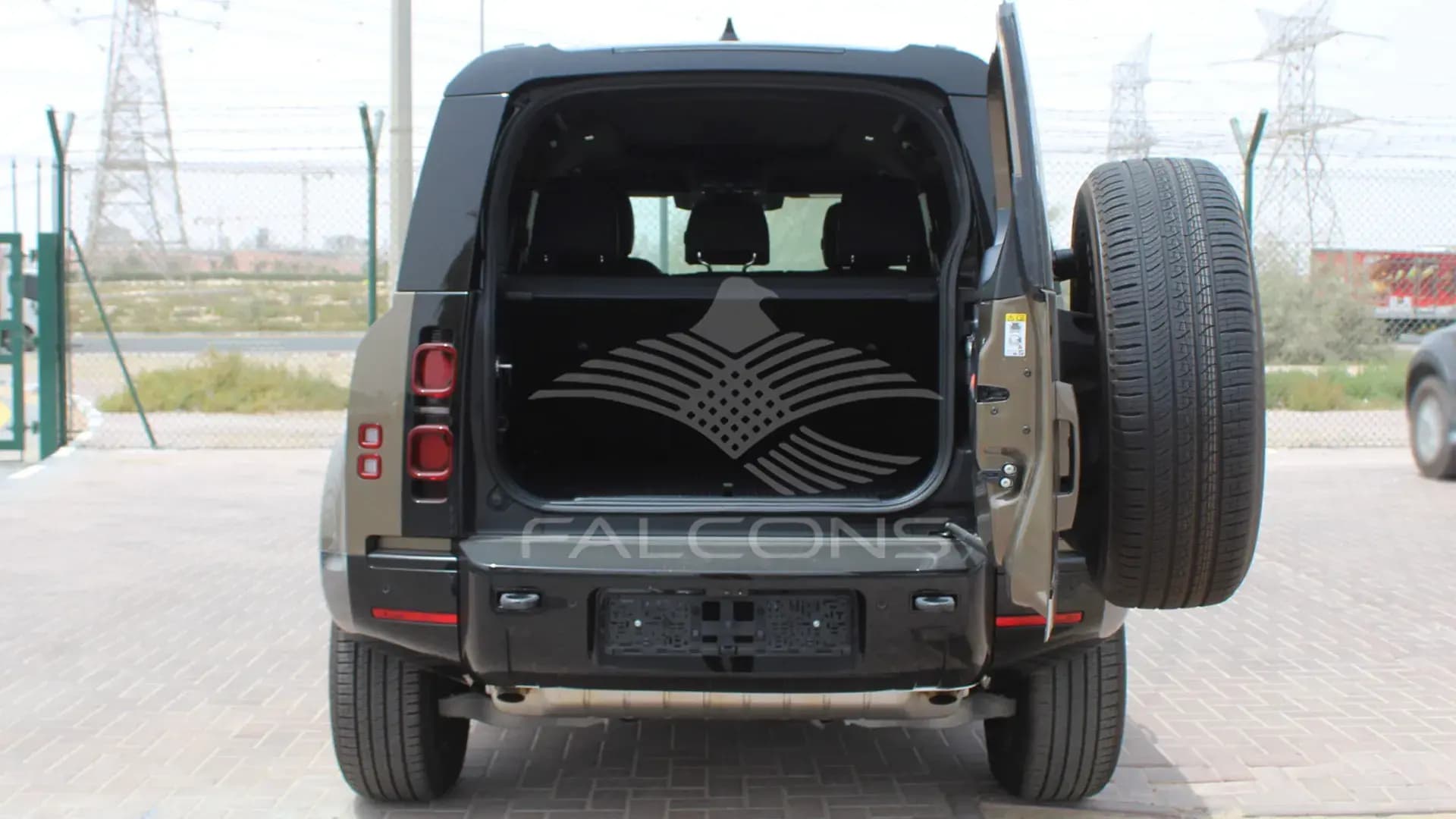 3.0L V6 110 P400 X-Dynamic SE 5DR - AT - Image 11