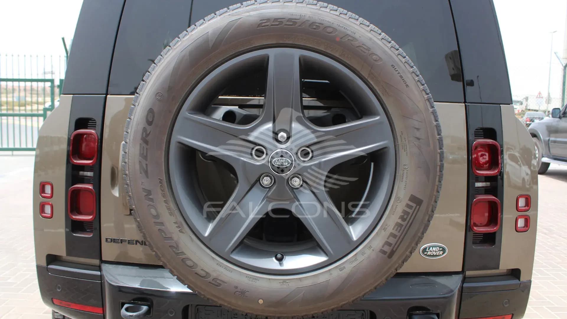 3.0L V6 110 P400 X-Dynamic SE 5DR - AT - Image 15