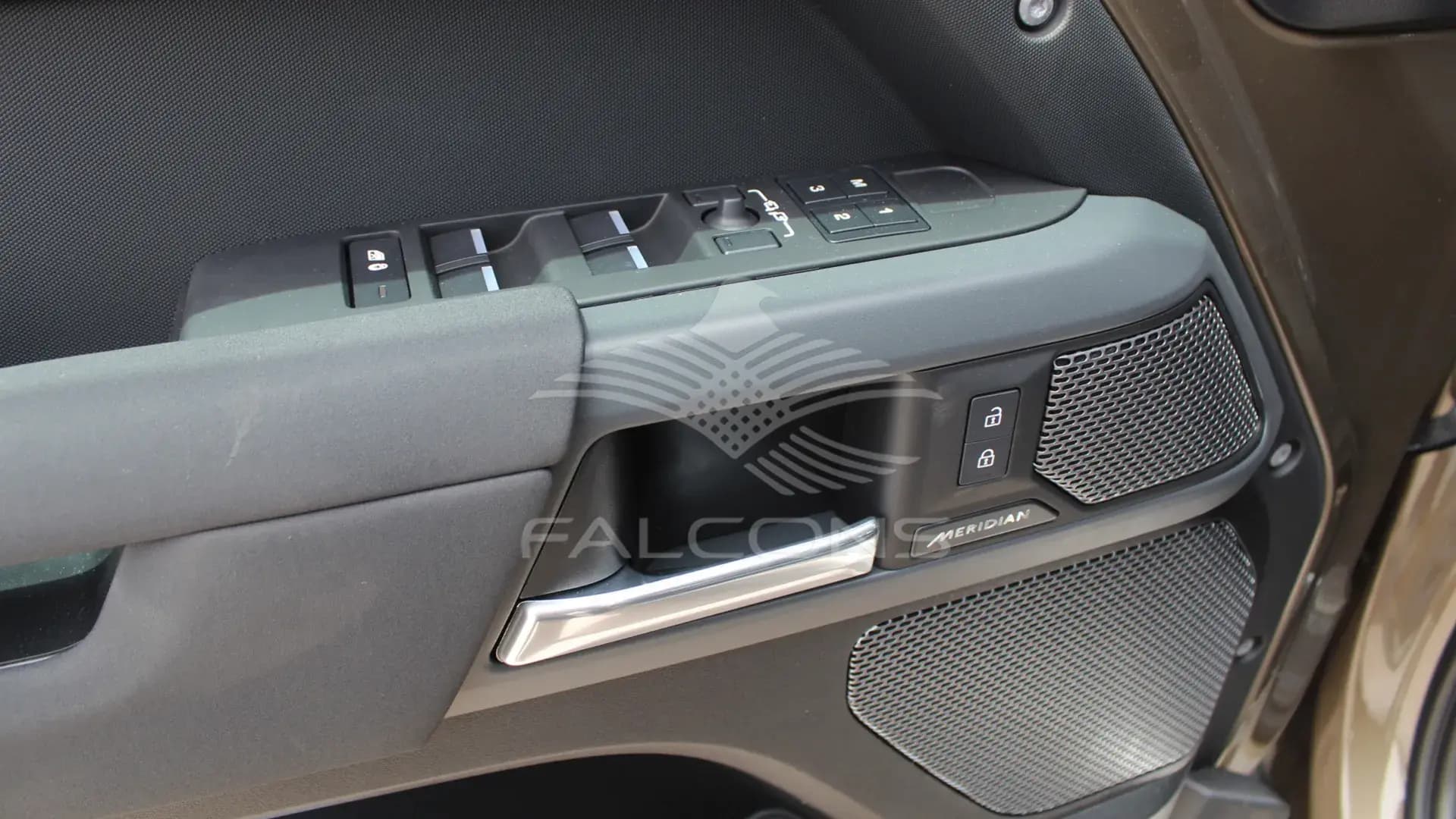 3.0L V6 110 P400 X-Dynamic SE 5DR - AT - Image 18