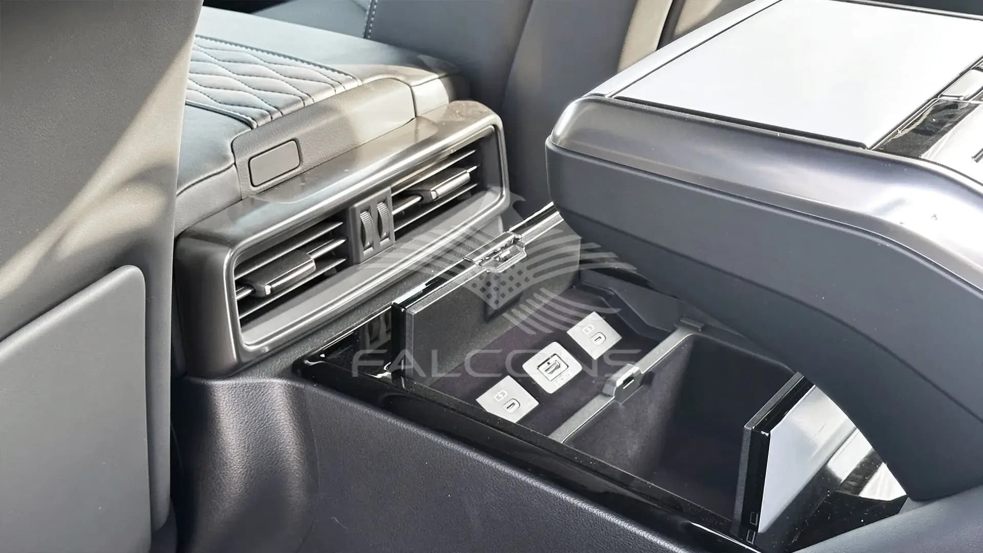 3.5L VIP 4WD AT - Image 17