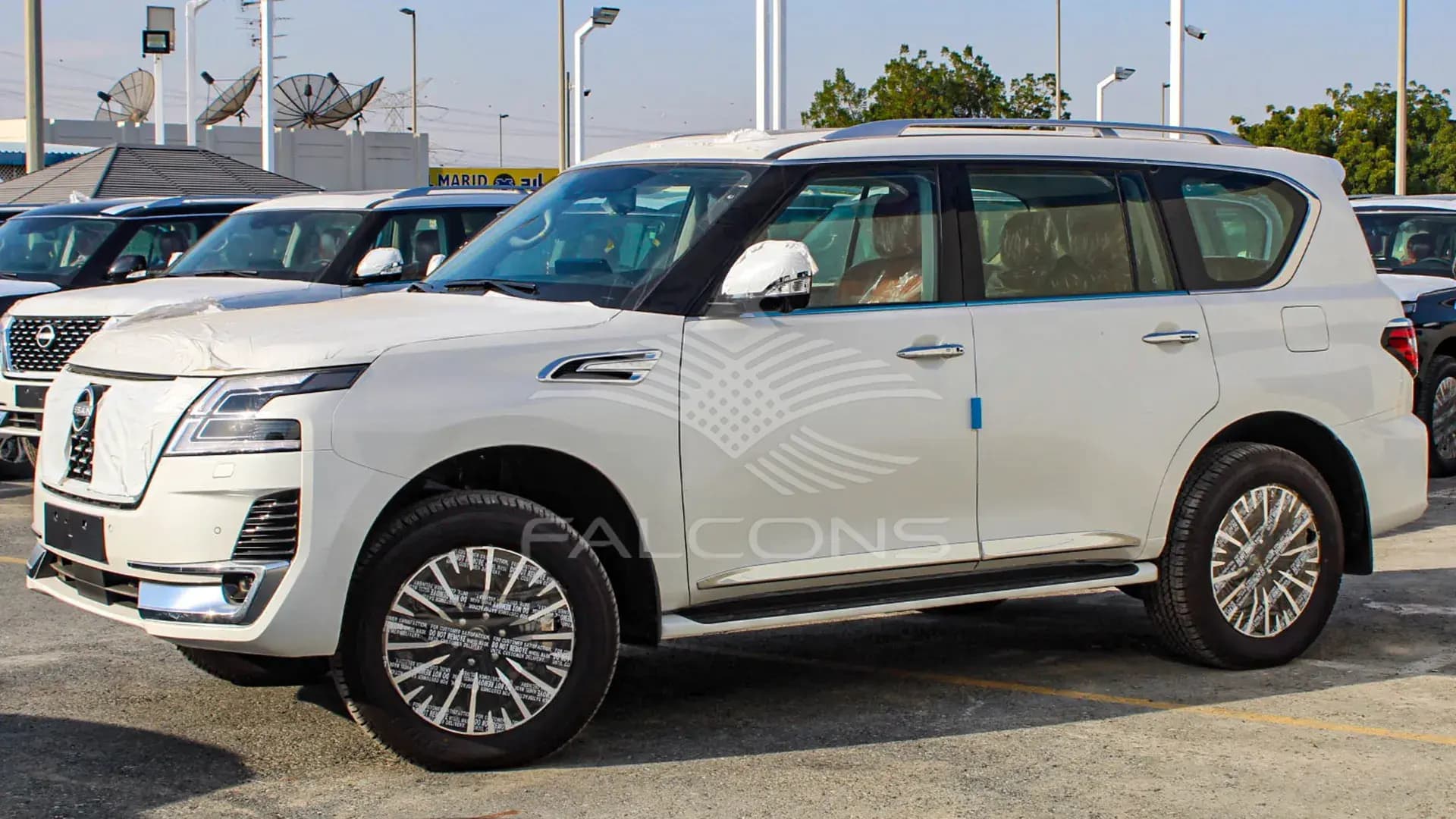 4.0L Platinum AT - Image 2